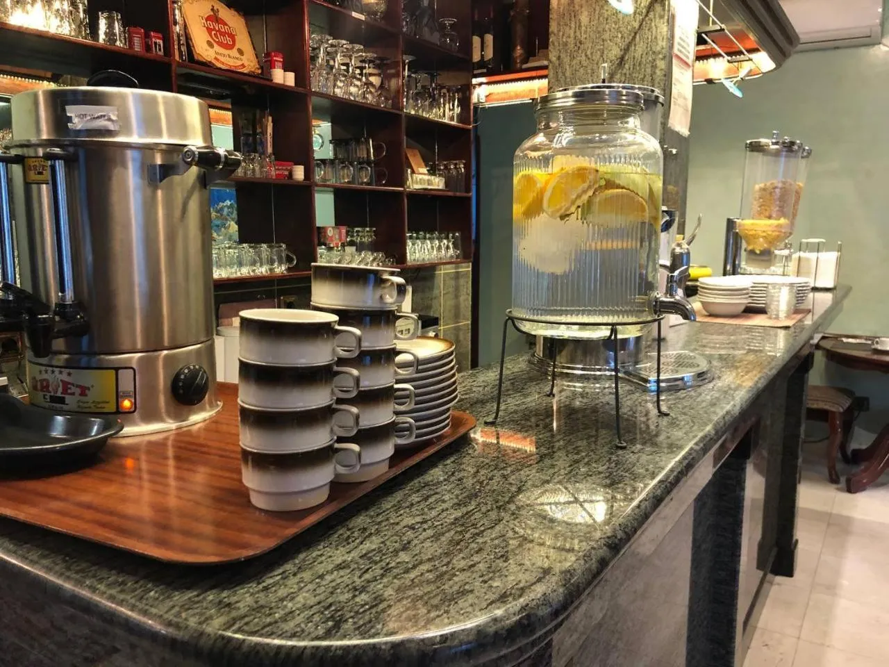 Coffee/tea facilities in Beatrix Lux Hotel