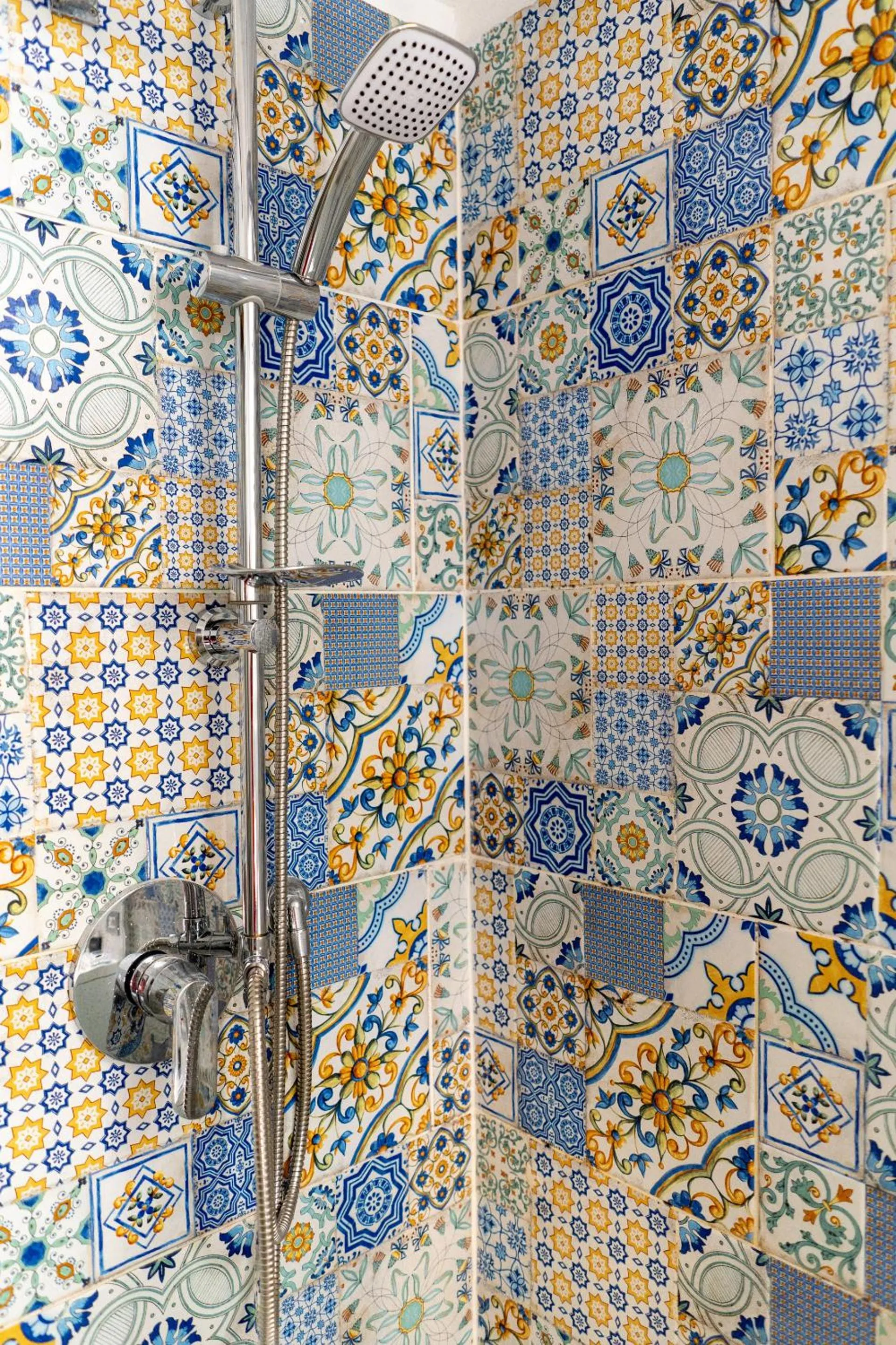 Bathroom in Elsa d'Ortigia - I TRE ARCHI