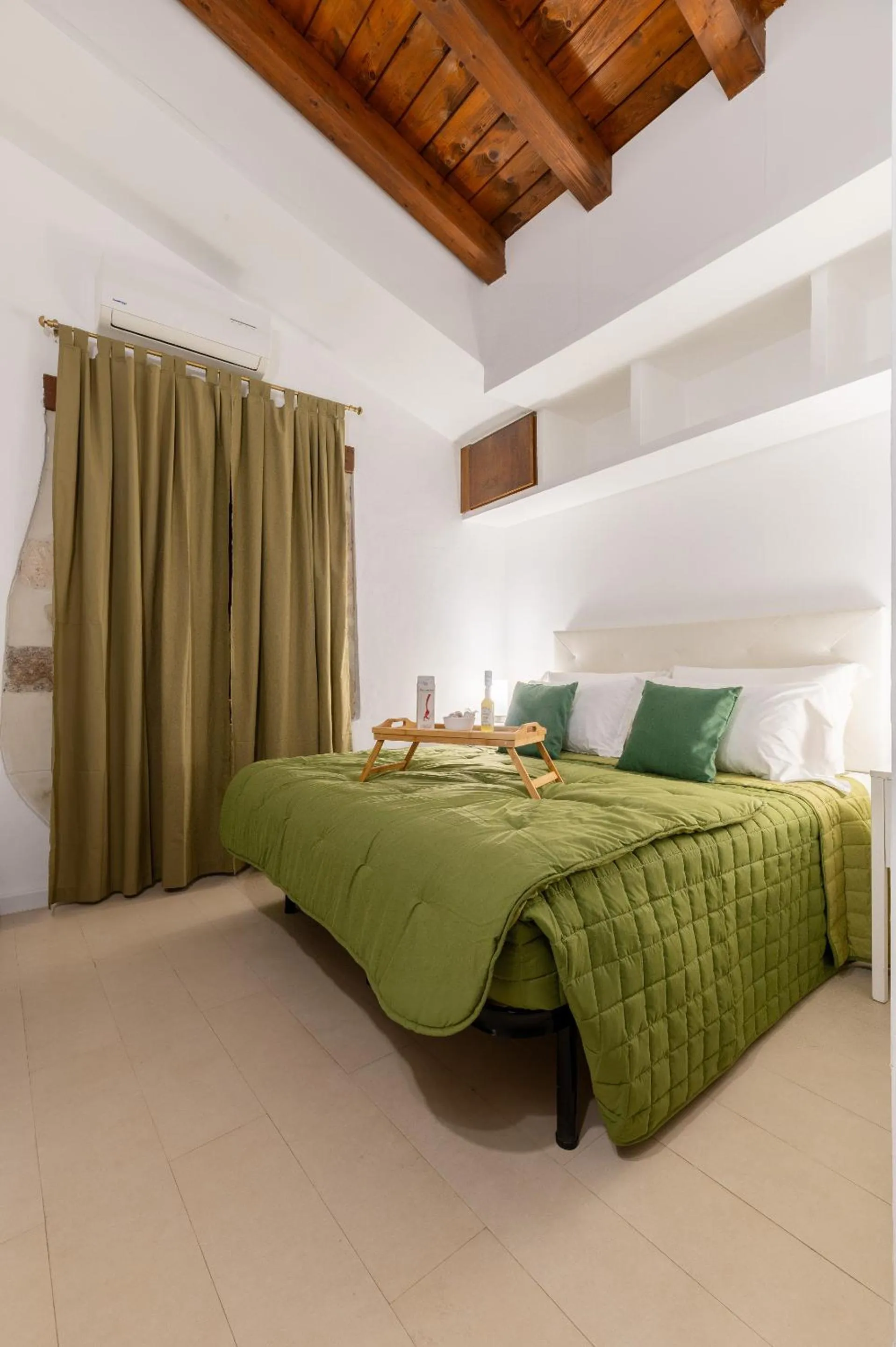 Bedroom, Bed in Elsa d'Ortigia - I TRE ARCHI