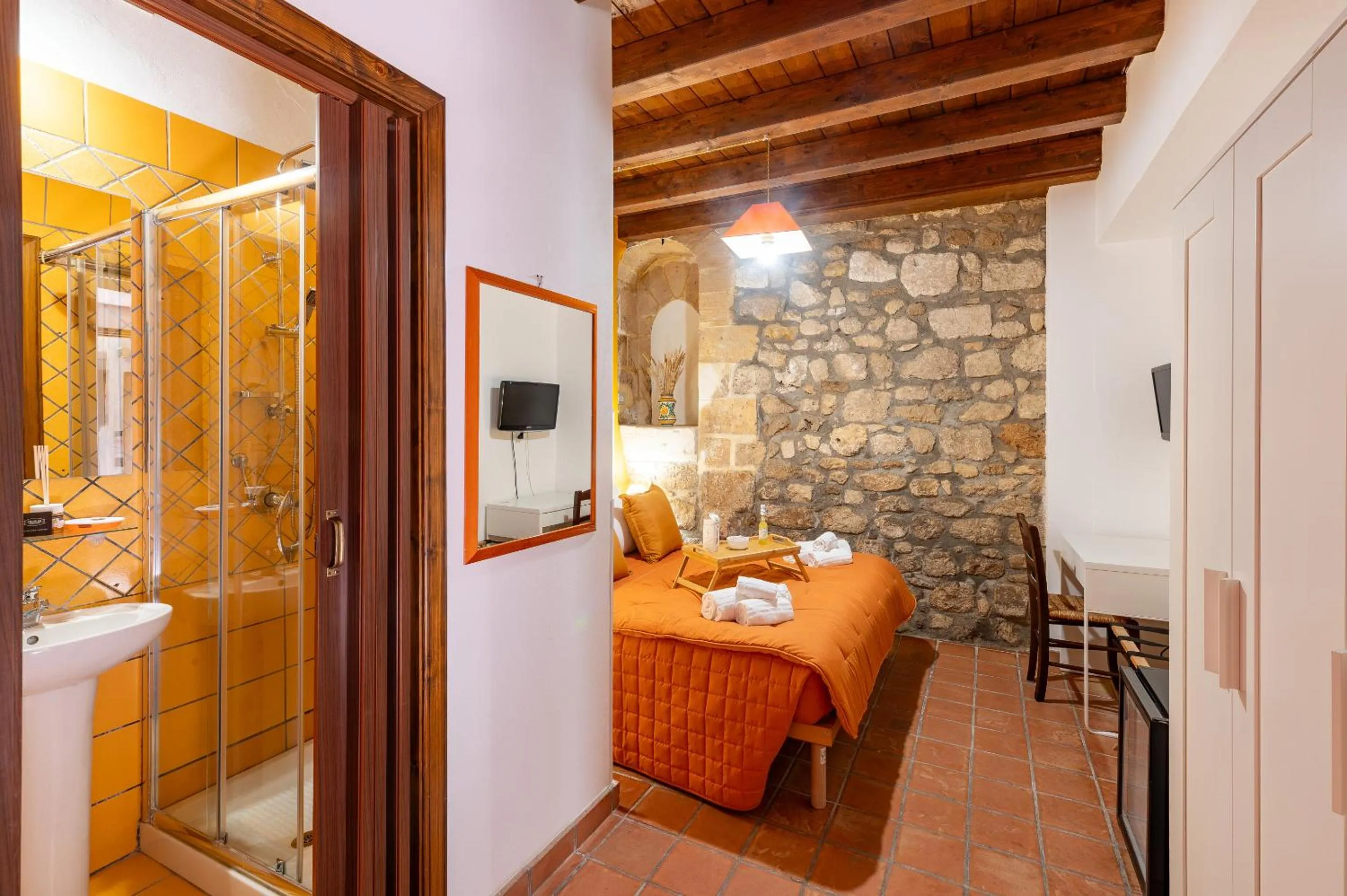 Bedroom, Bed in Elsa d'Ortigia - I TRE ARCHI