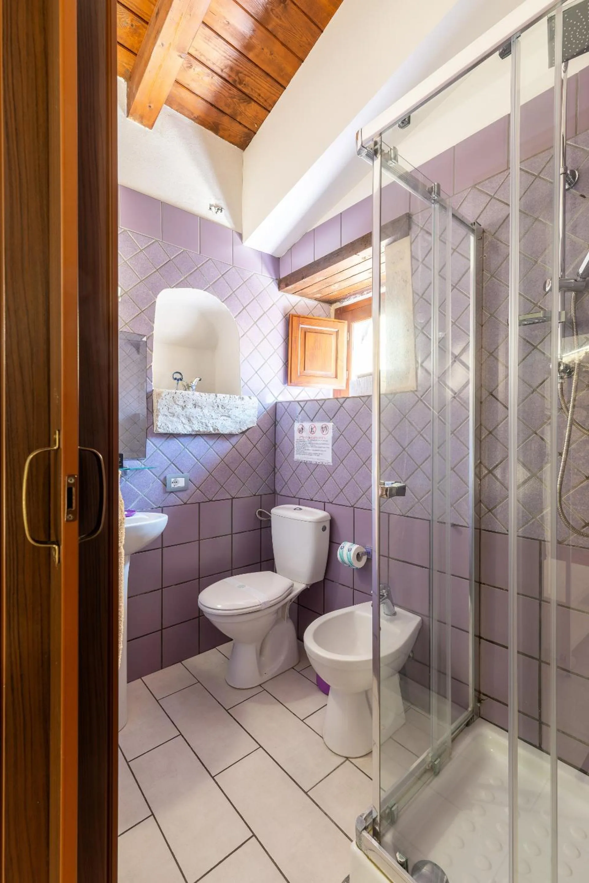Bathroom in Elsa d'Ortigia - I TRE ARCHI