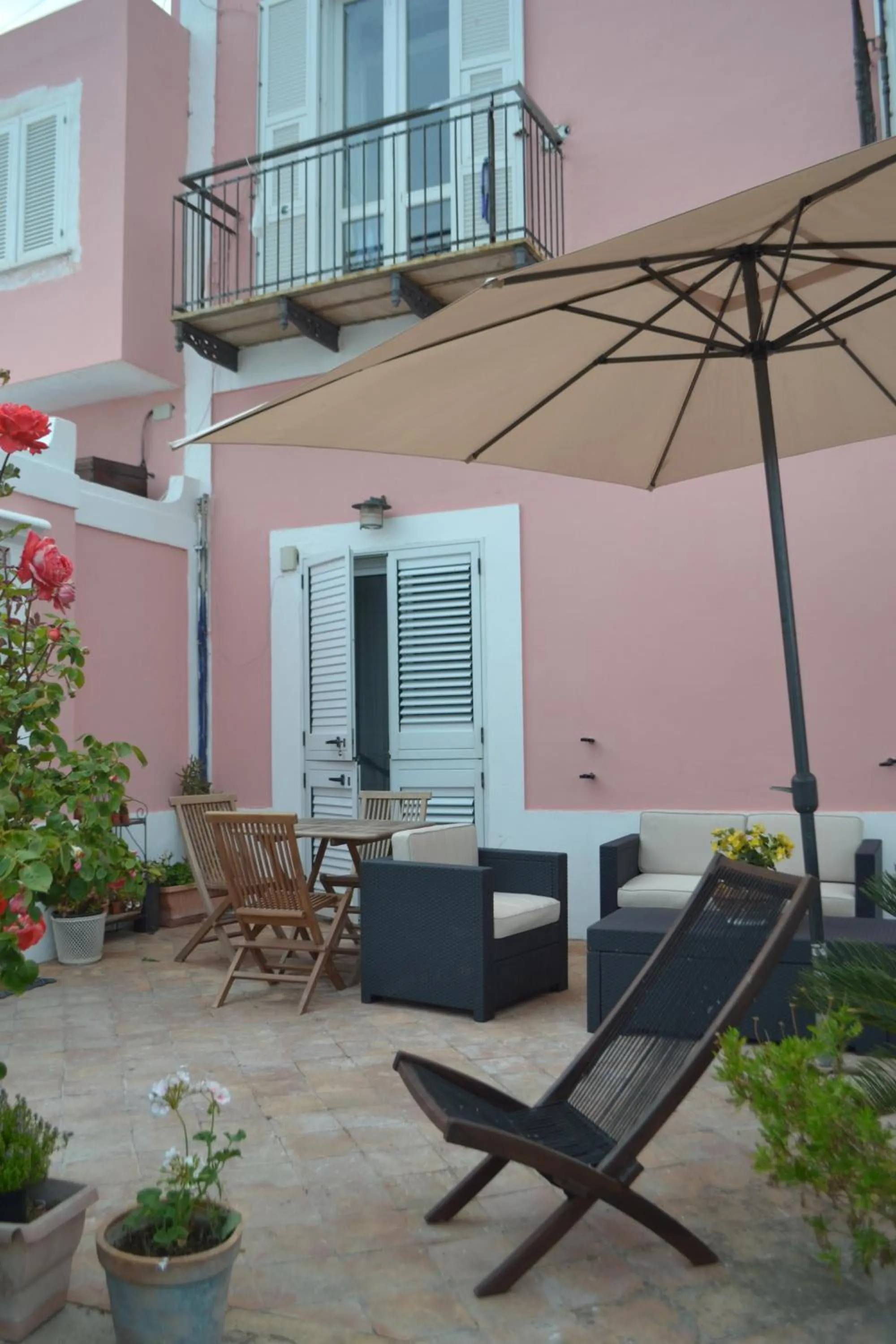 Property building in Casa Carmela