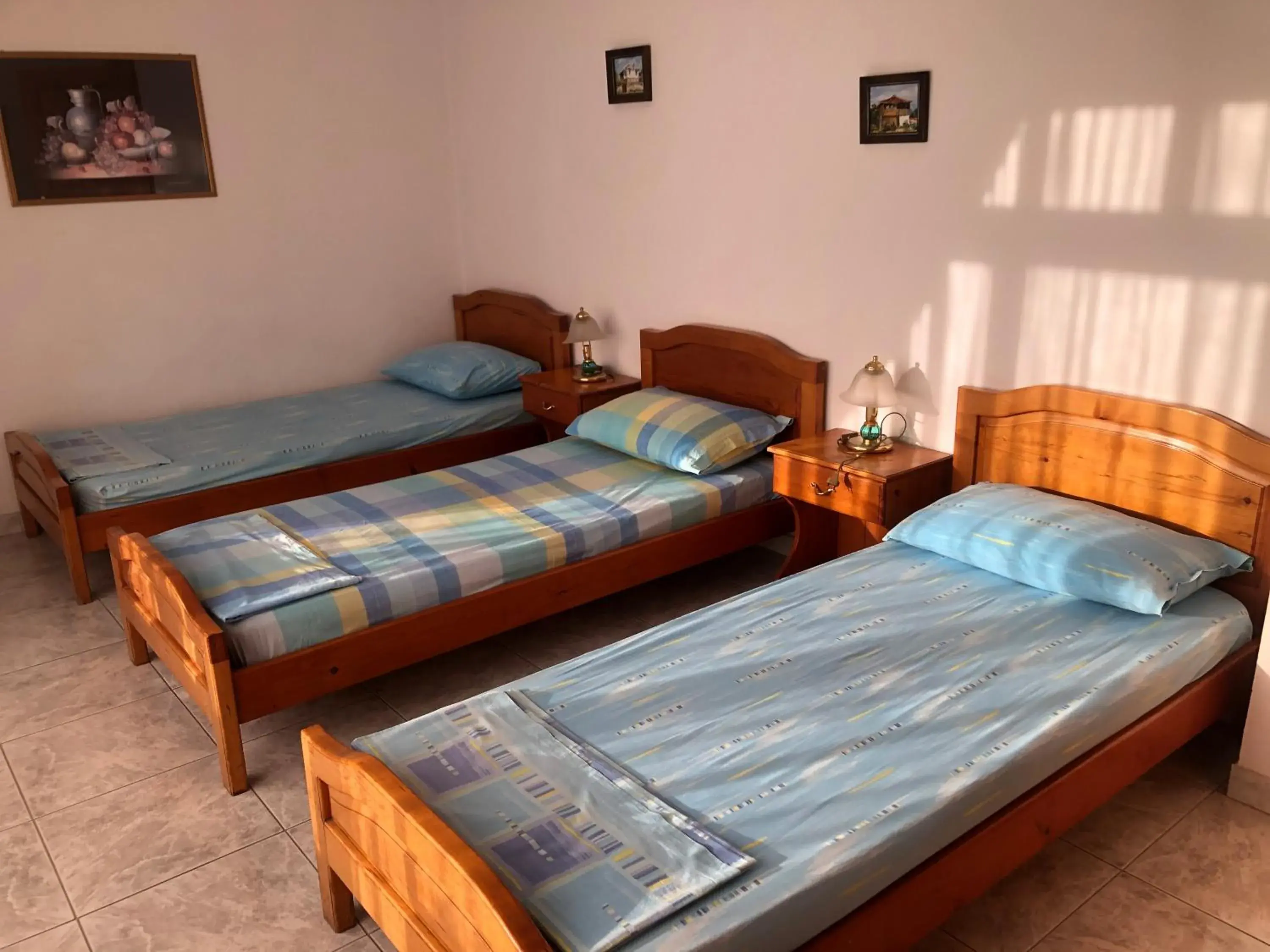Bed in 3-Bed Mixed Dormitory Room with Shower in VILLA PEPETO Durres Albania Bed in 3-Bed Mixed Dormitory Room with Shower in VILLA PEPETO Durres Albania