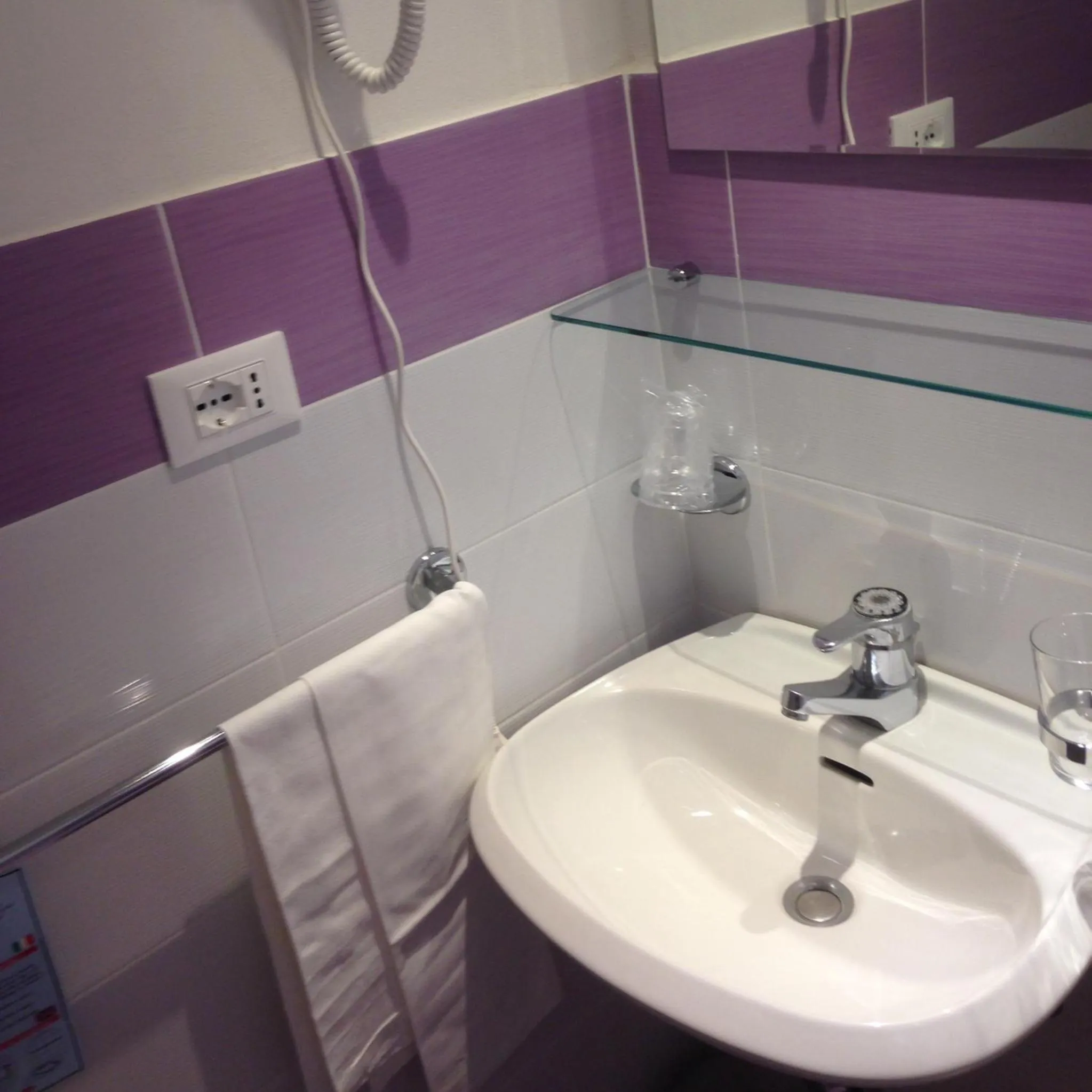 Bathroom in Hotel l'Approdo