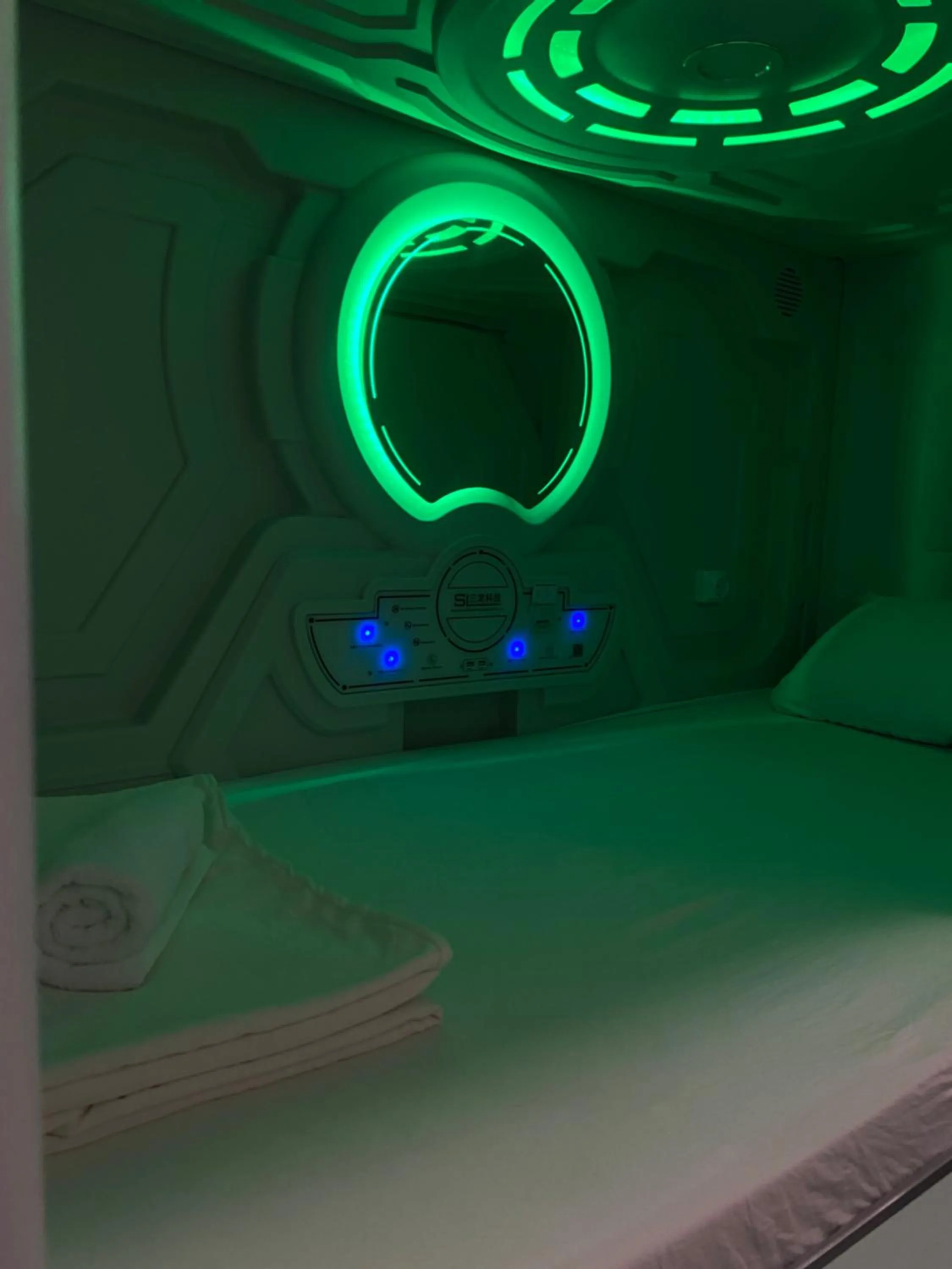 bambu hostel capsules