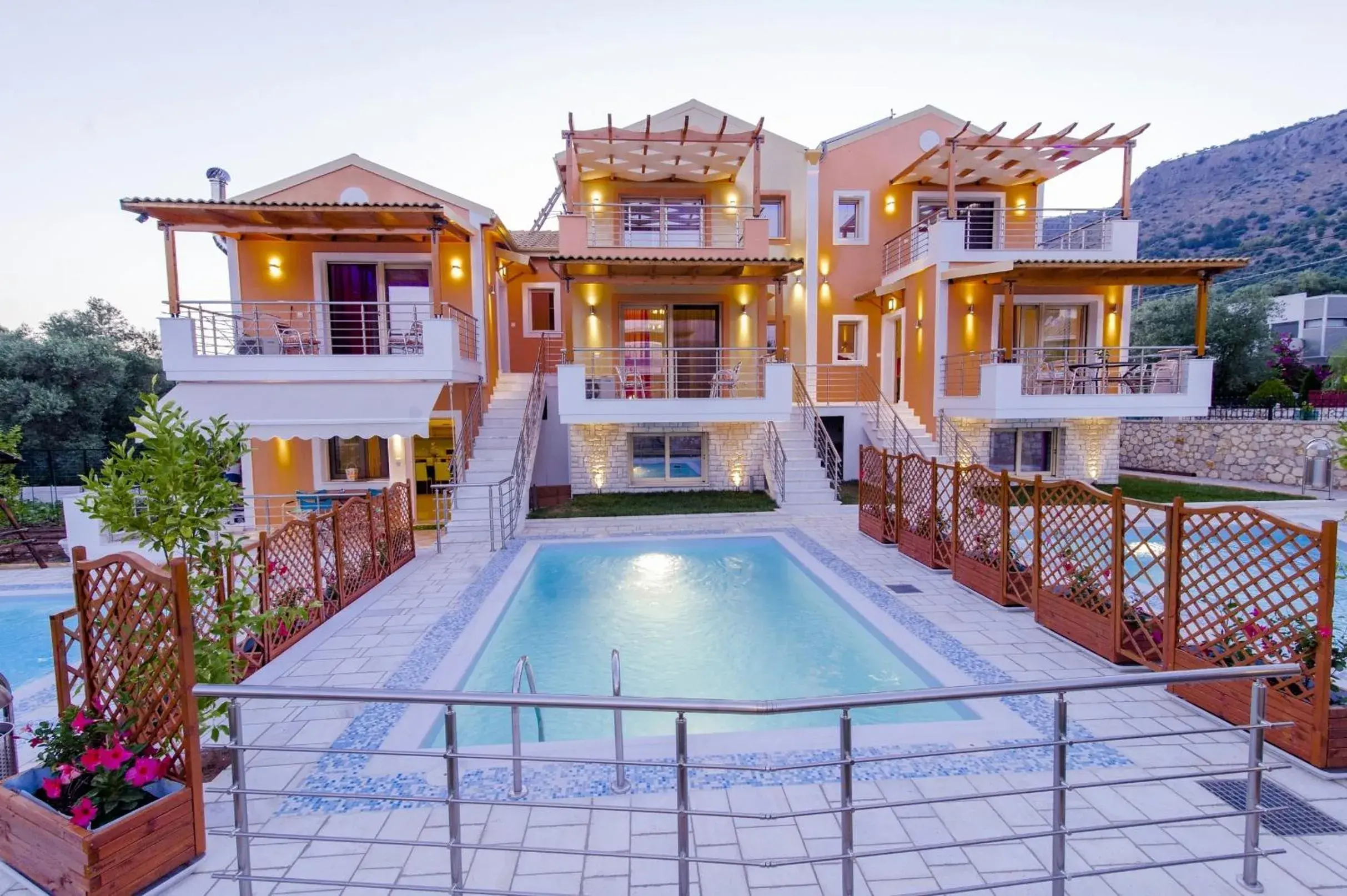 Villa with Private Pool - Split Level in All Saints Villas Villa with Private Pool - Split Level in All Saints Villas