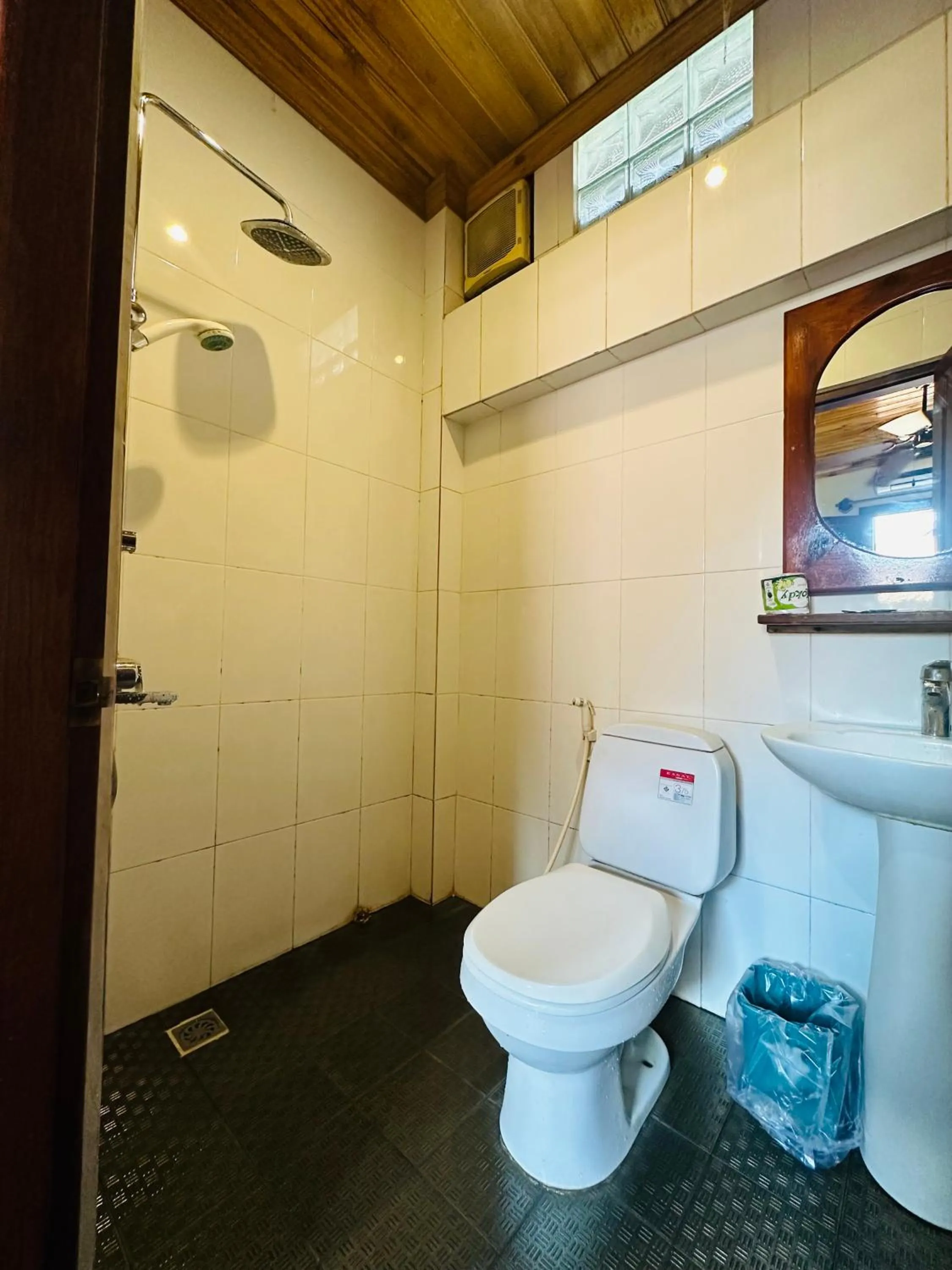 Toilet in Anisa Mekong Riverside Villa