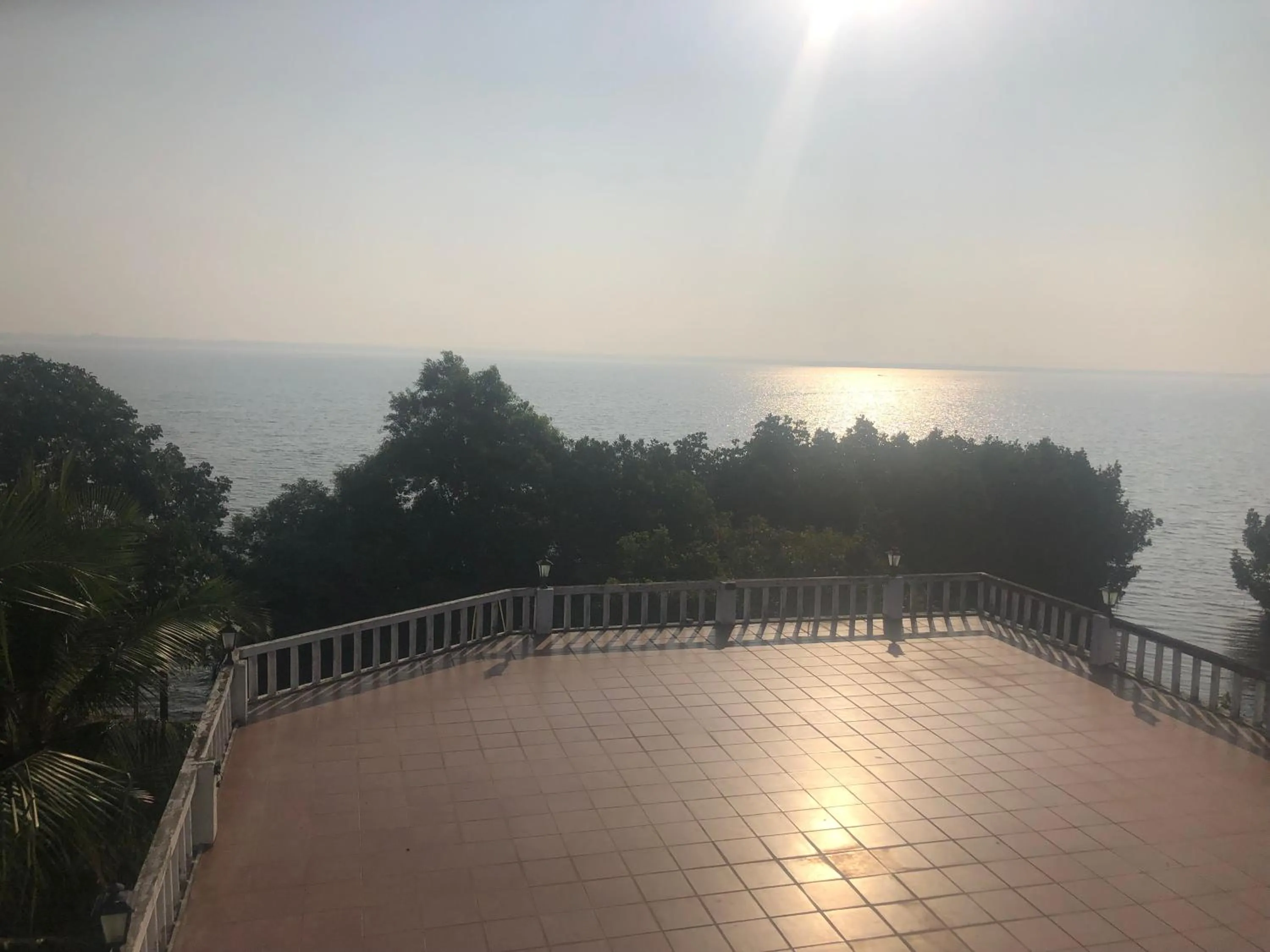 Hotel Lagoon Paradise