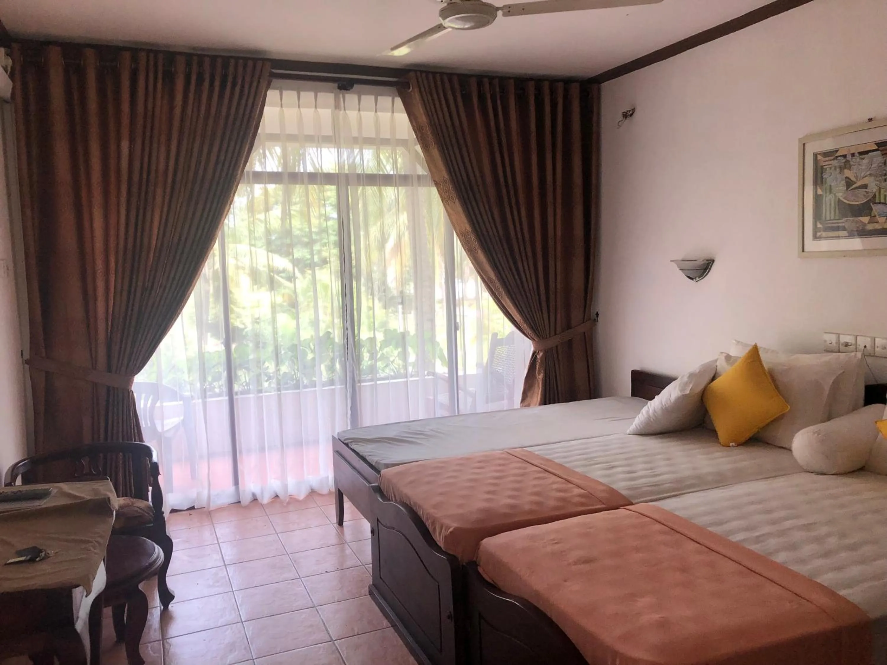 Bed in Hotel Lagoon Paradise