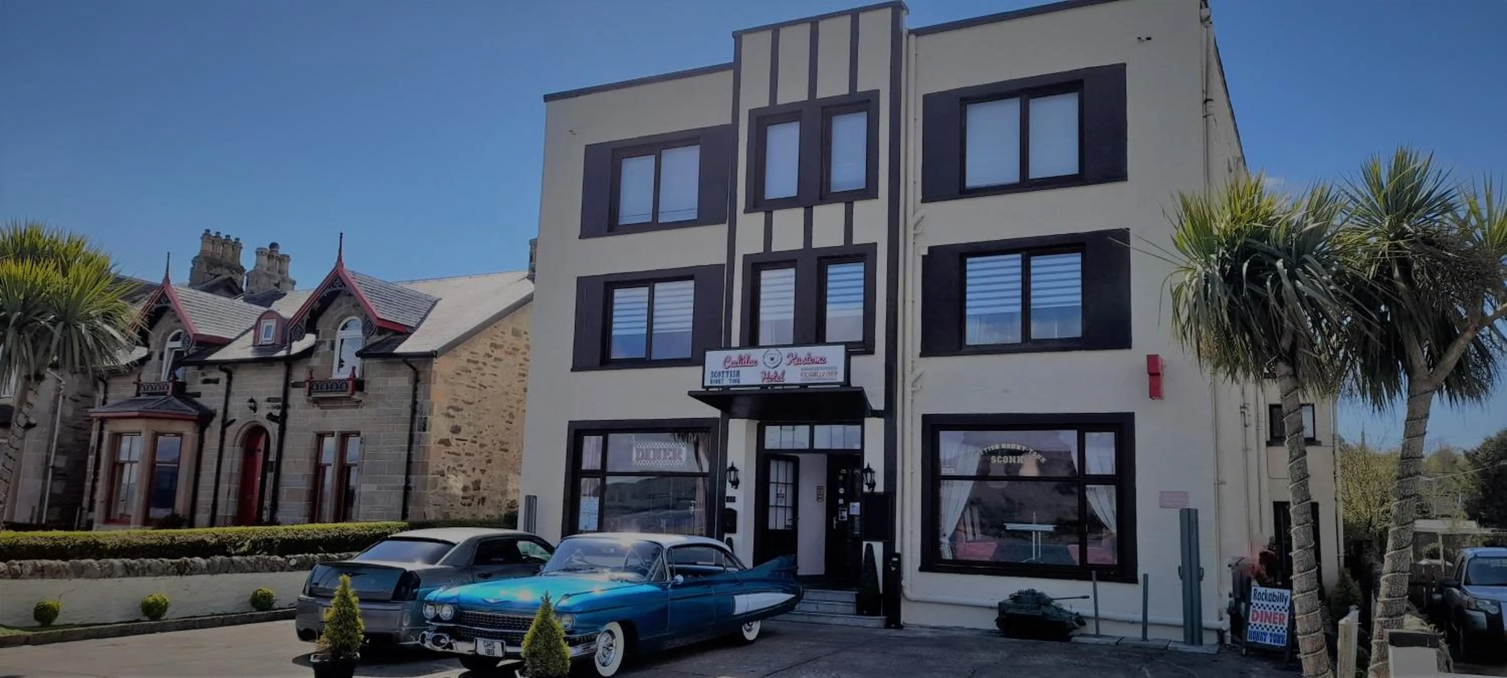 Property building in Cadillac Kustomz Guest House