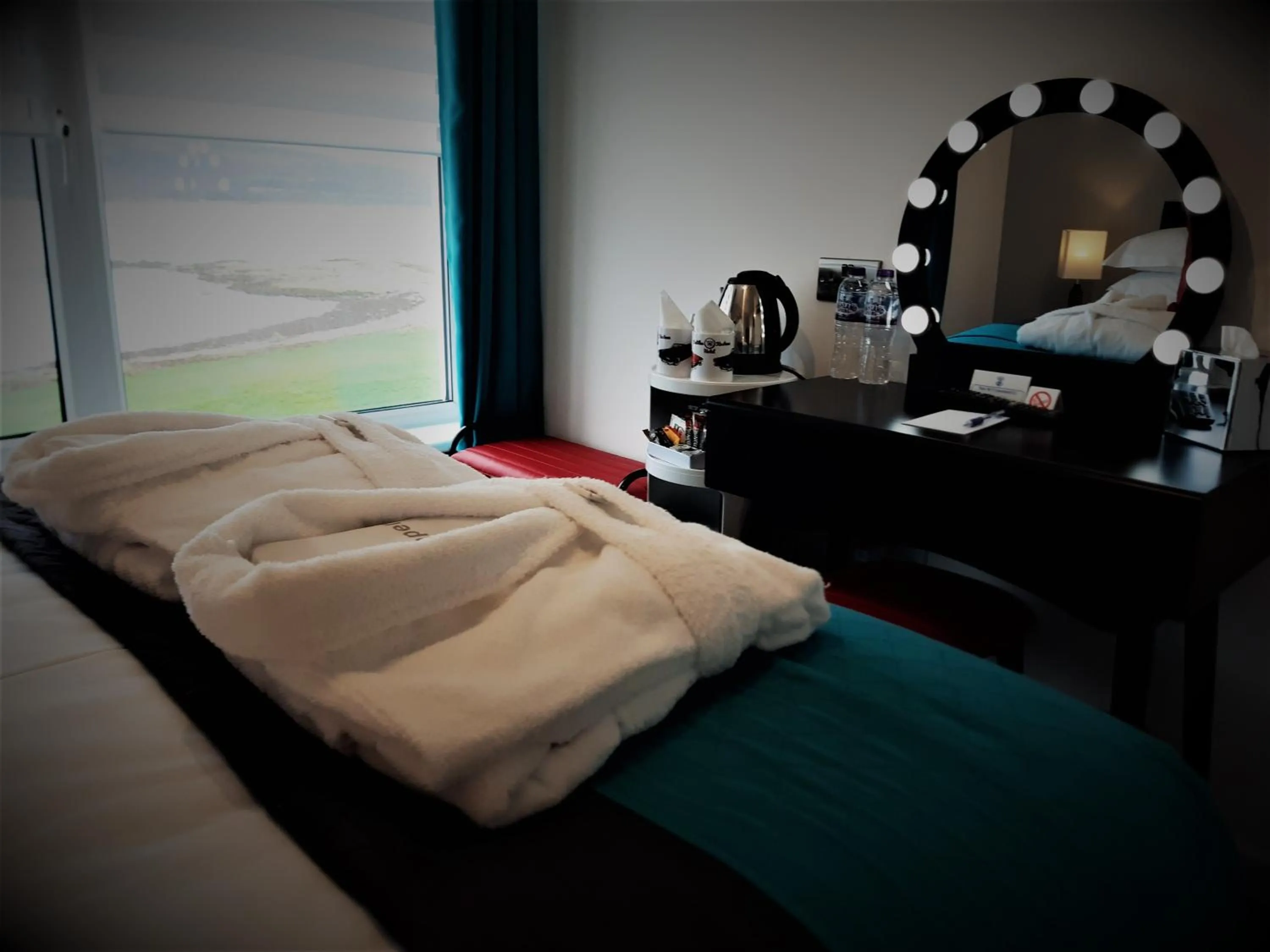 Bedroom, Bed in Cadillac Kustomz Guest House