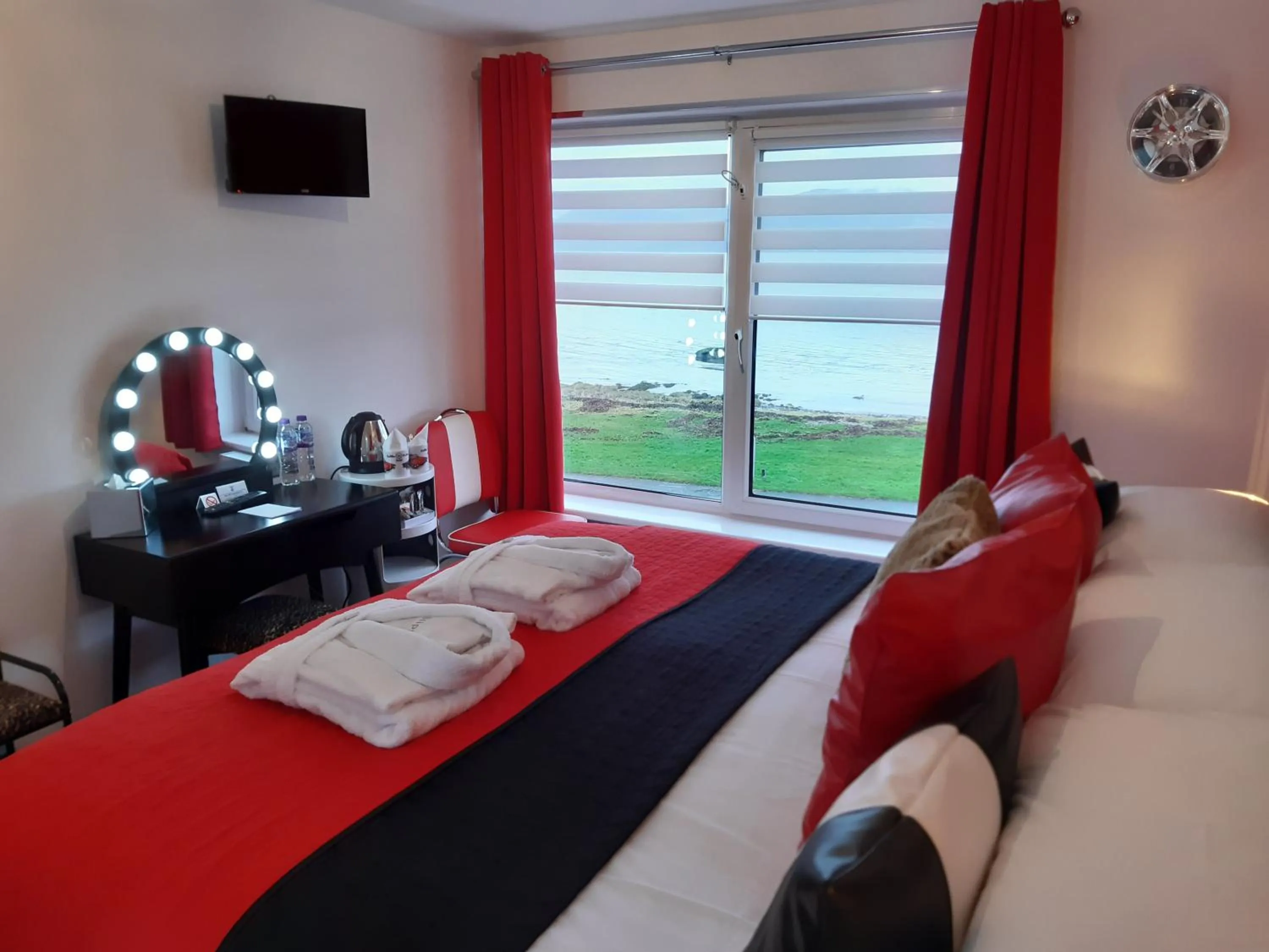 Bedroom, Bed in Cadillac Kustomz Guest House