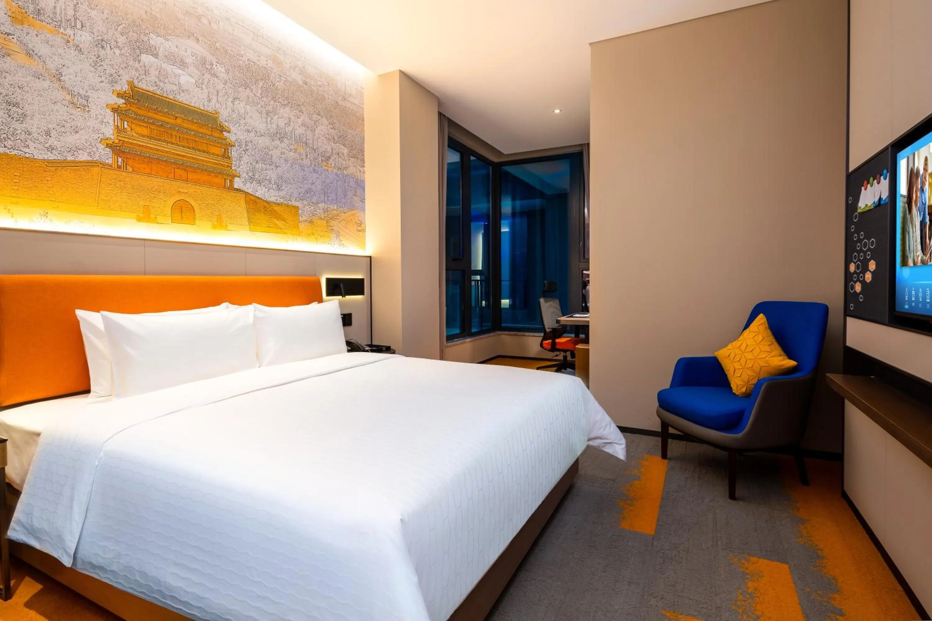 Photo of the whole room, Bed in Hampton by Hilton Beijing West Railway Station Lize Business District