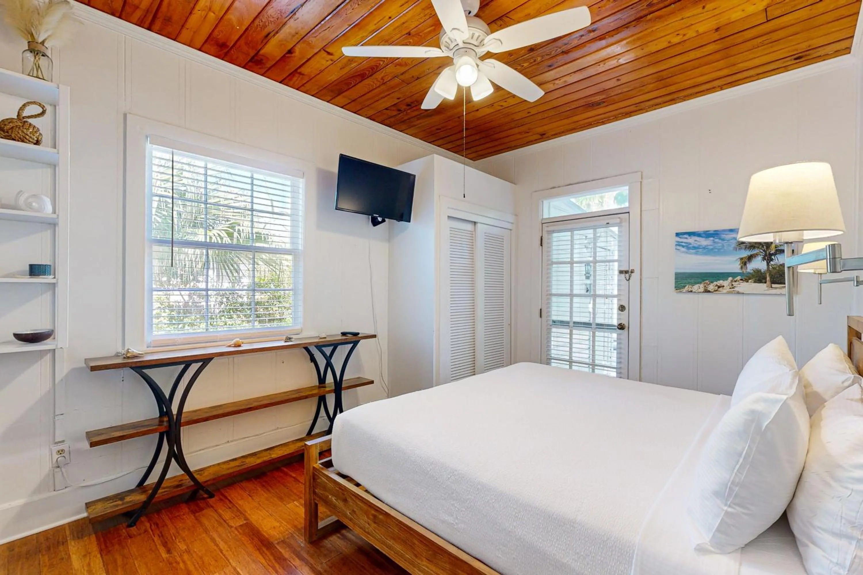 Bed in Papa's Hideaway