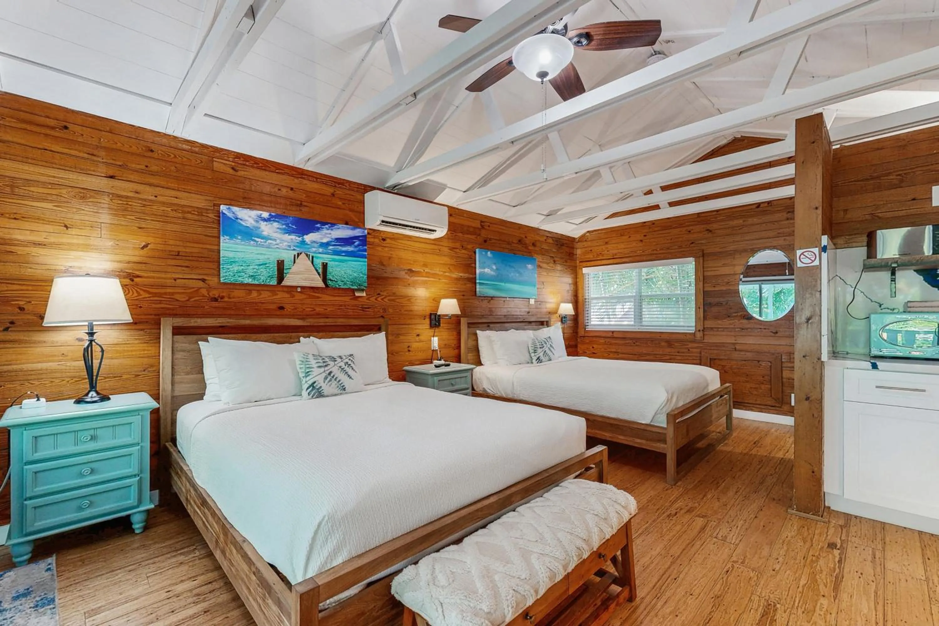 Bed in Papa's Hideaway