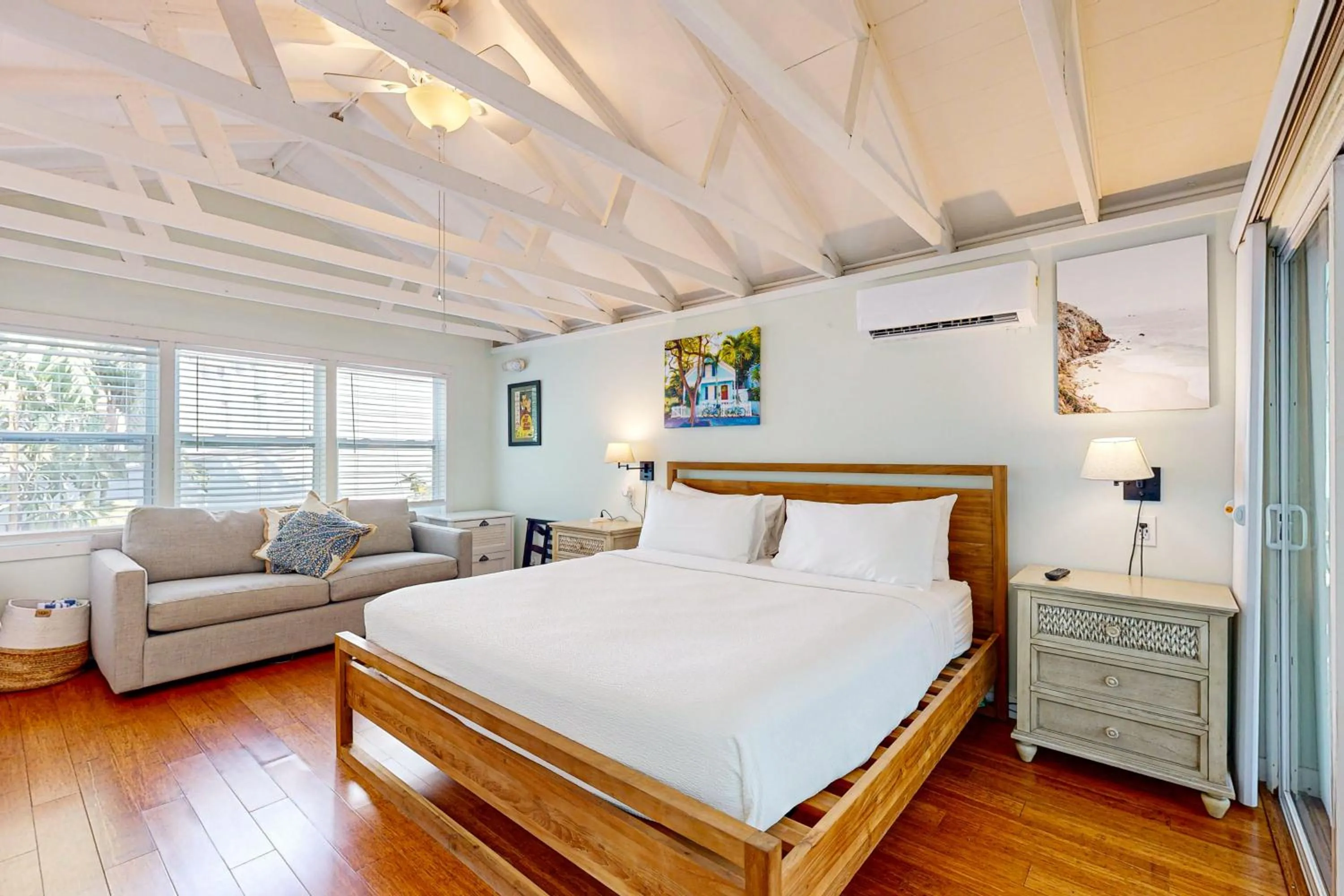 Bed in Papa's Hideaway