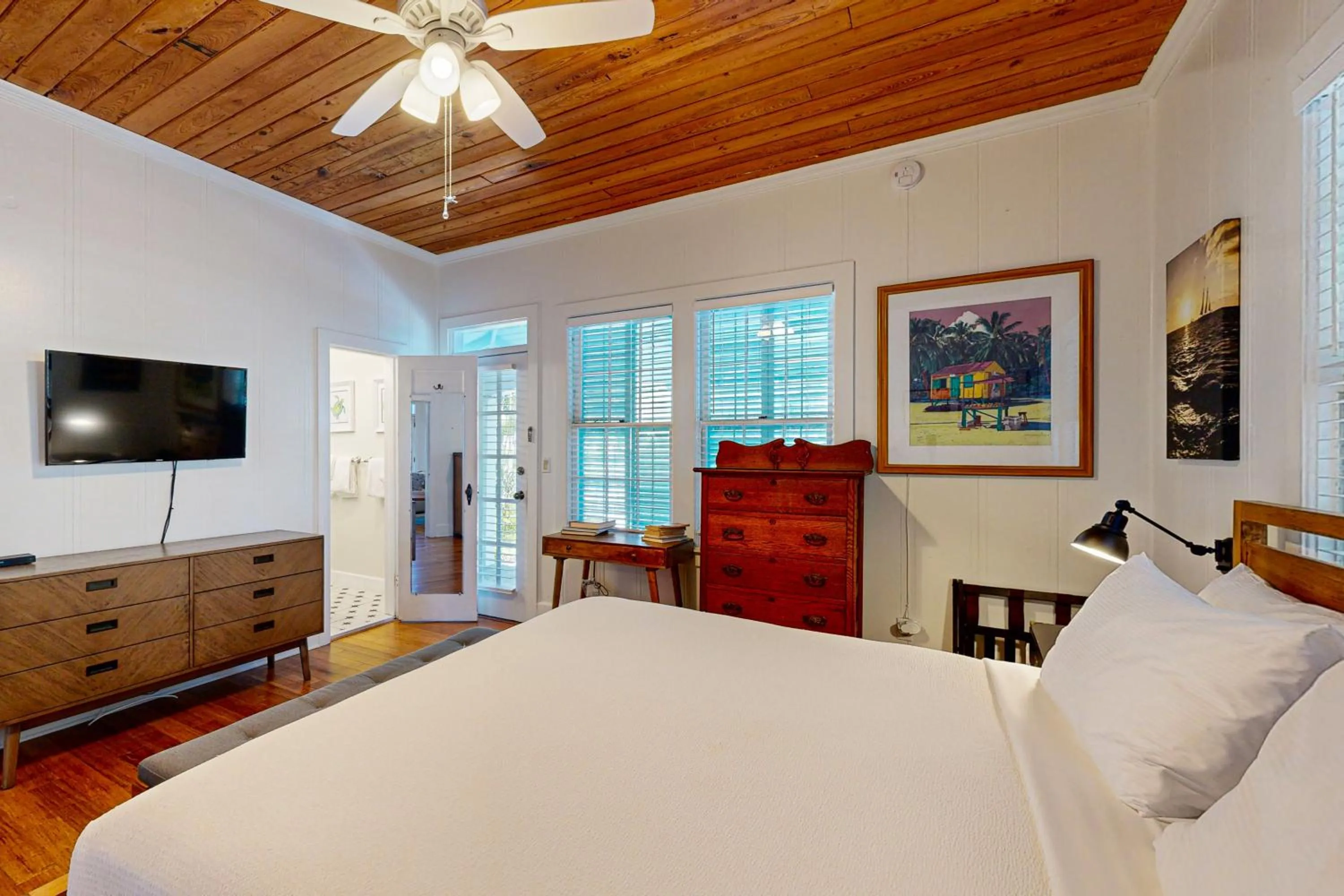 Bed in Papa's Hideaway