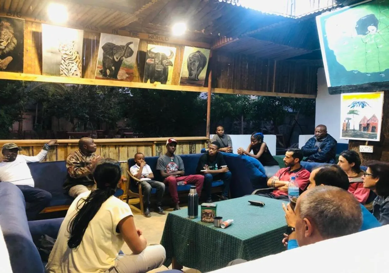 Restaurant/places to eat in Kilibase Hotel