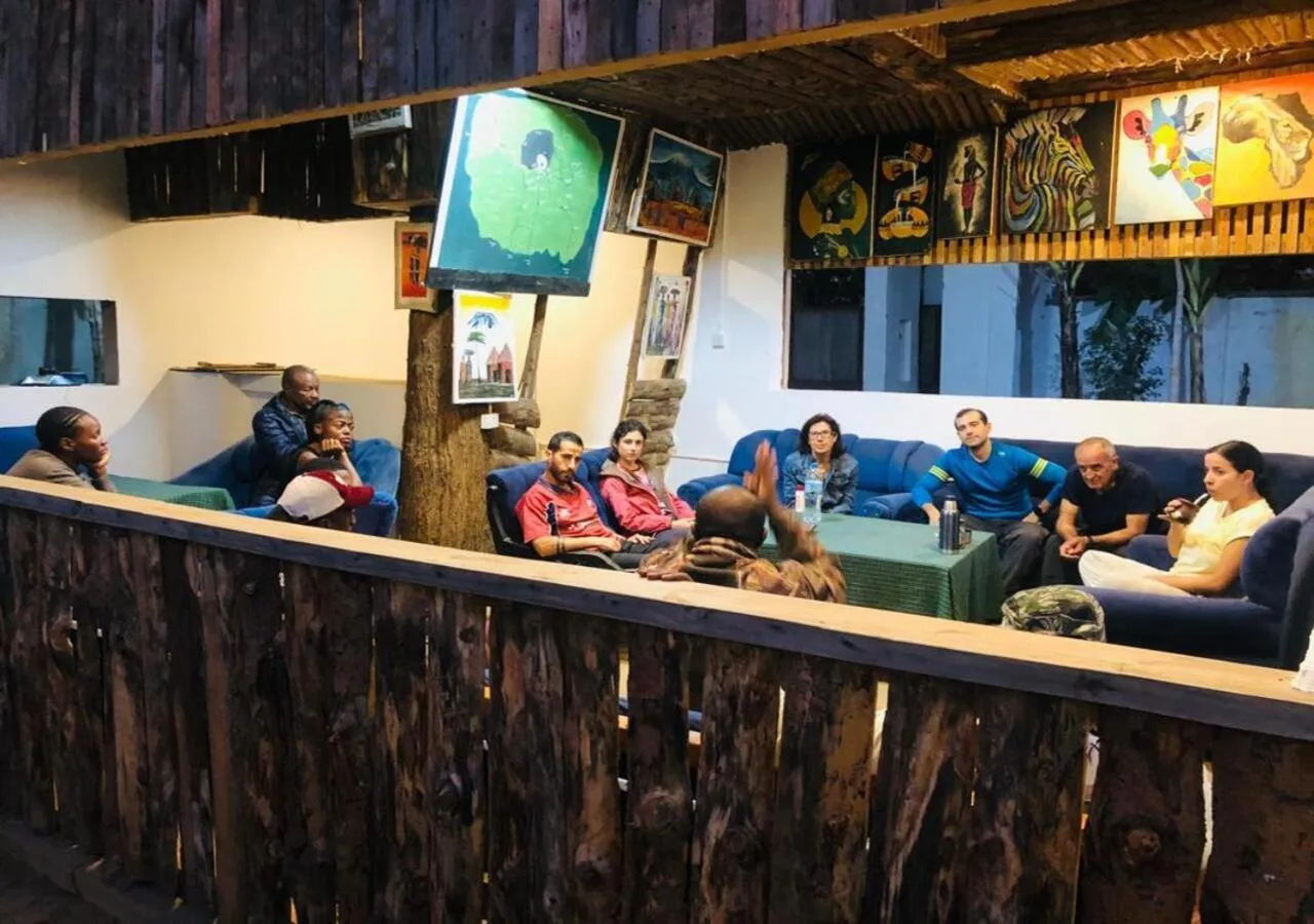 Restaurant/places to eat in Kilibase Hotel