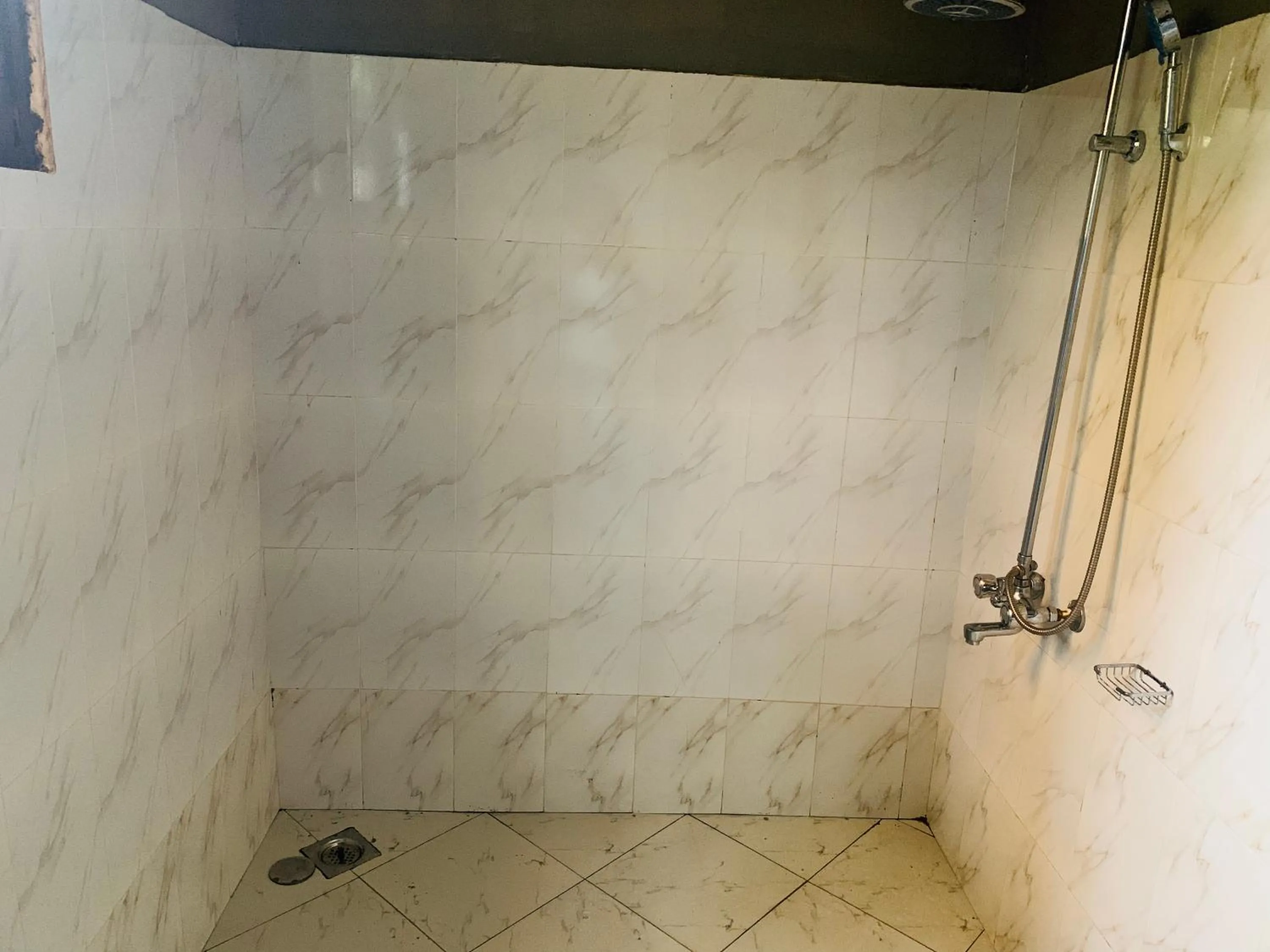 Bathroom in Kilibase Hotel