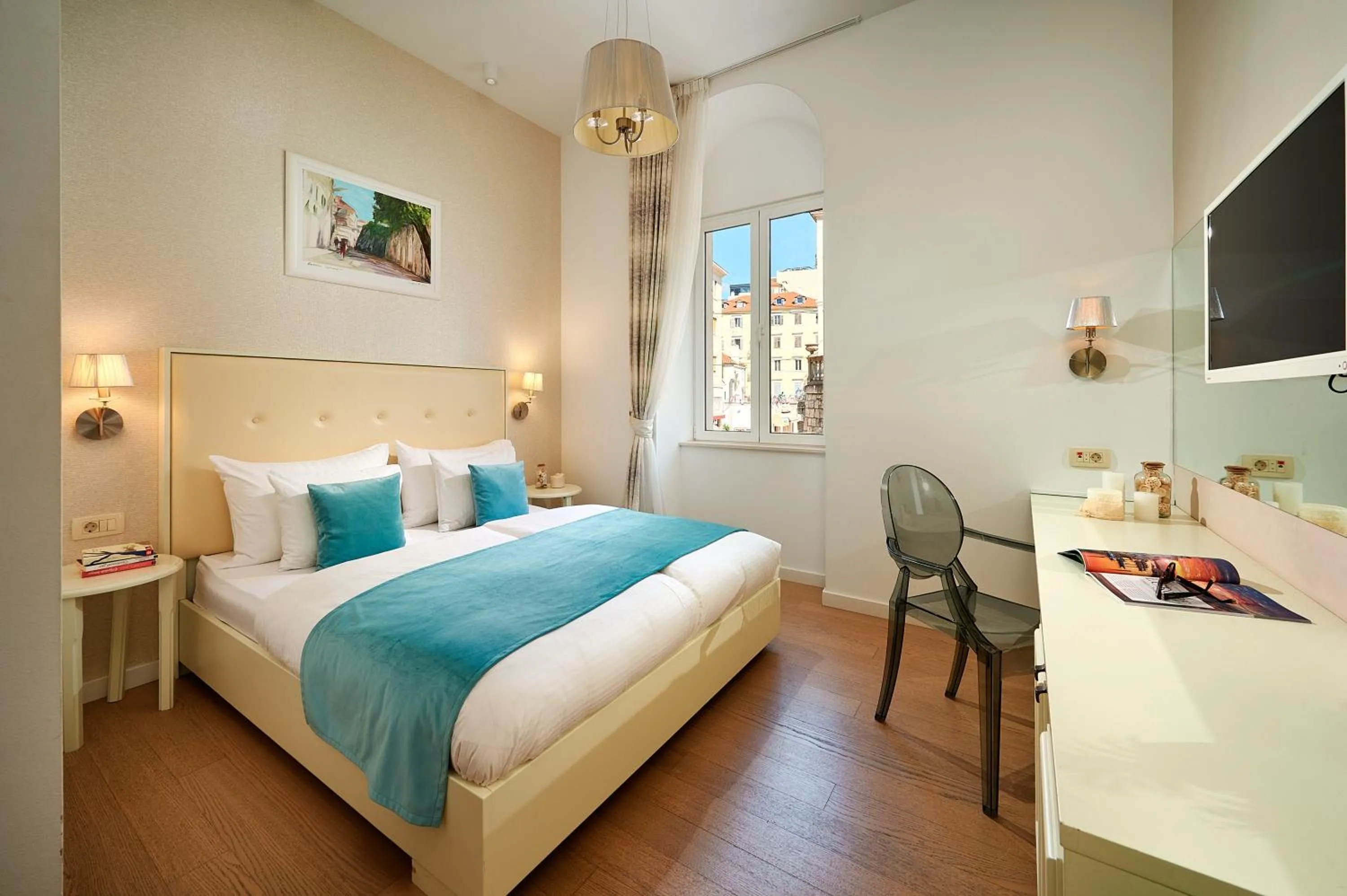 Marmont City Rooms