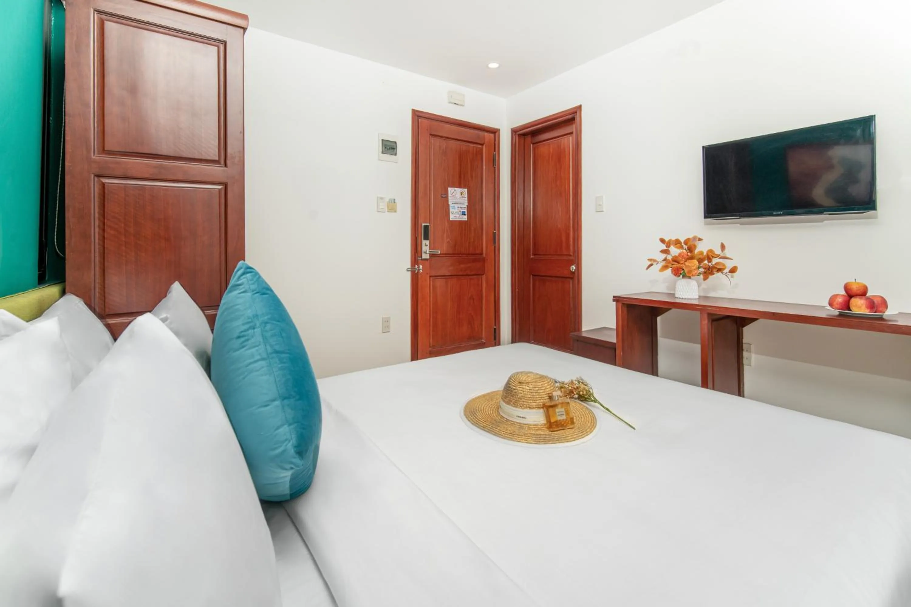 Bed in May Beach Hotel