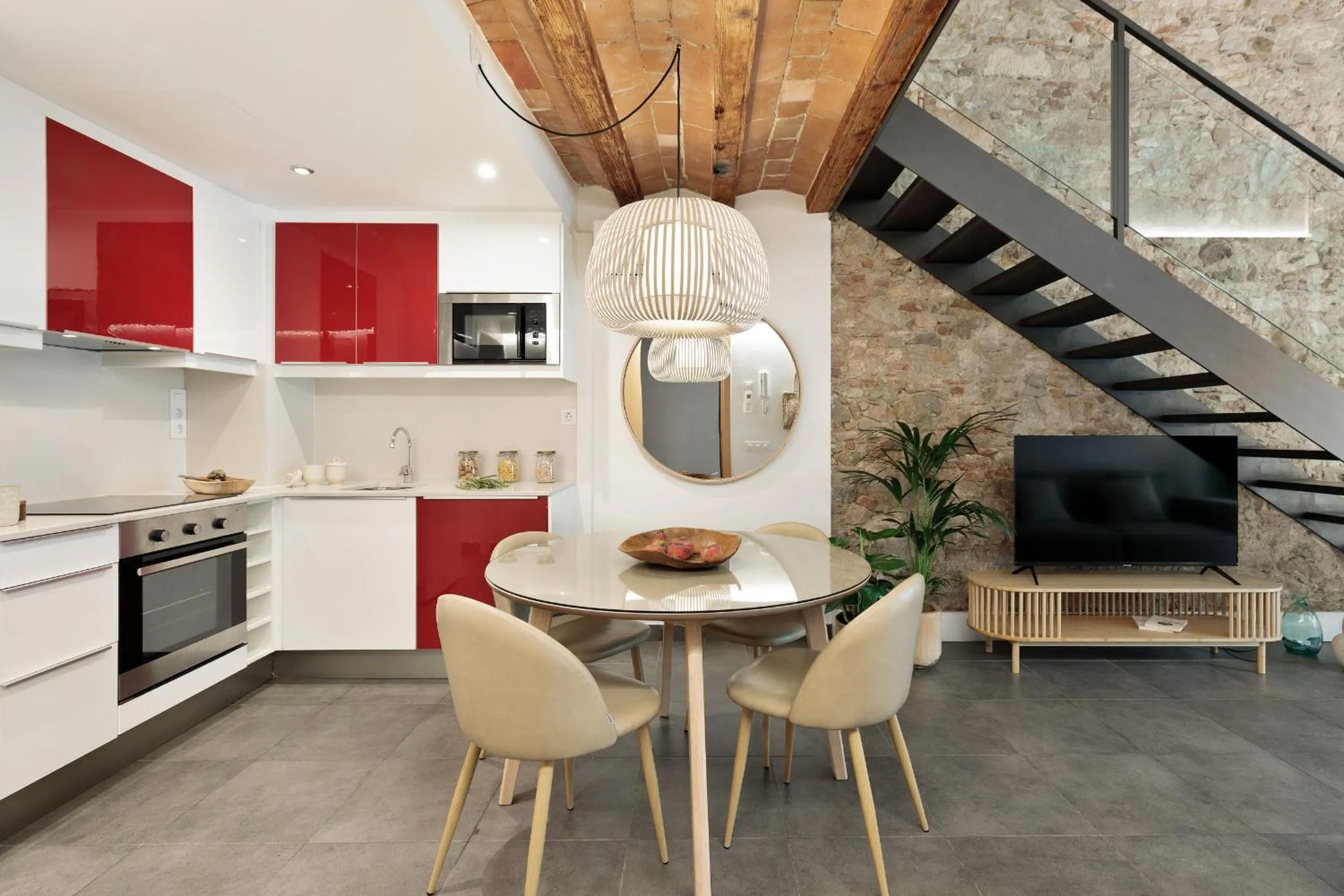 Dining area in Ola Living MACBA