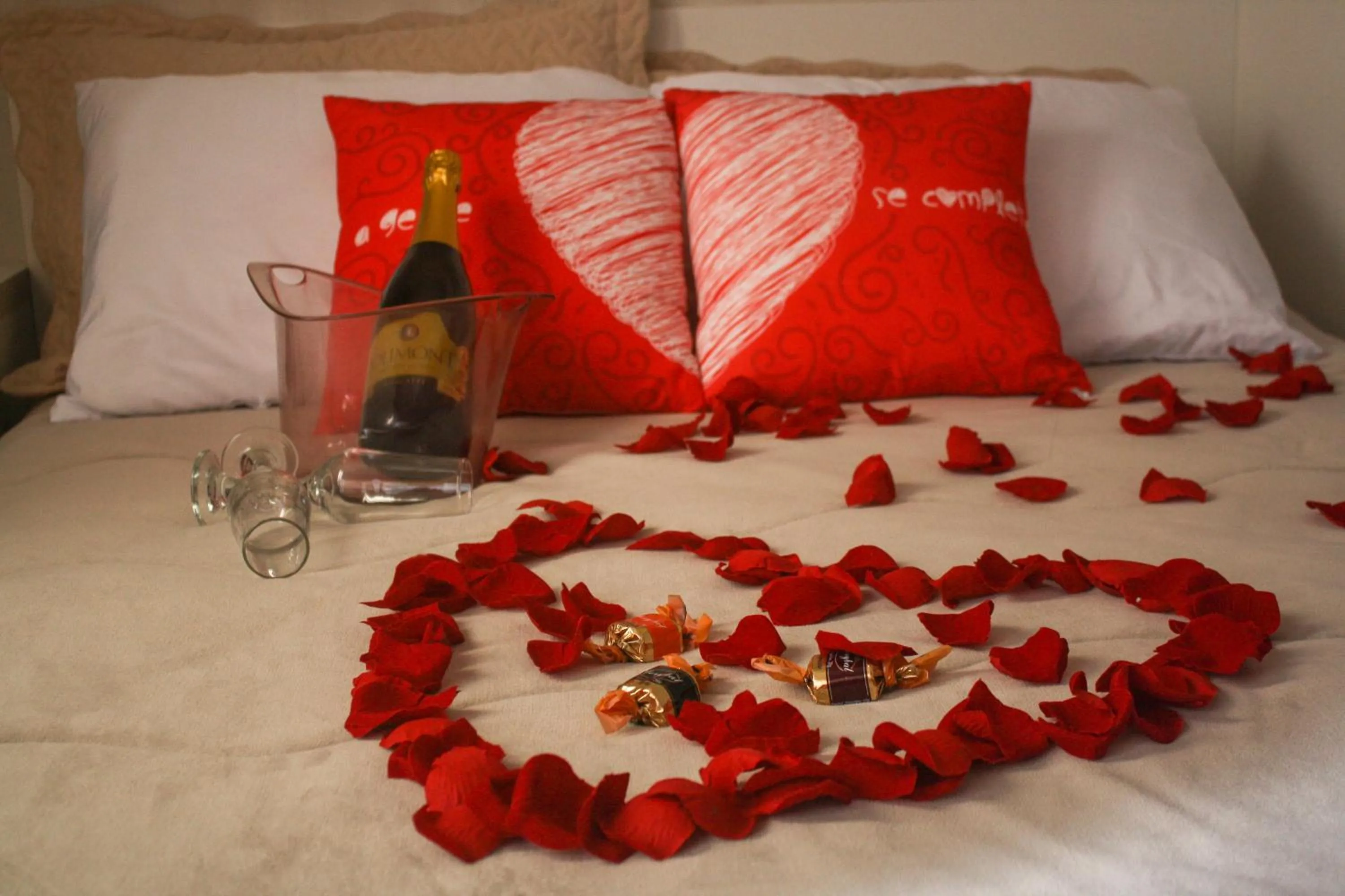 Alcoholic drinks, Bed in Pousada Boschetti