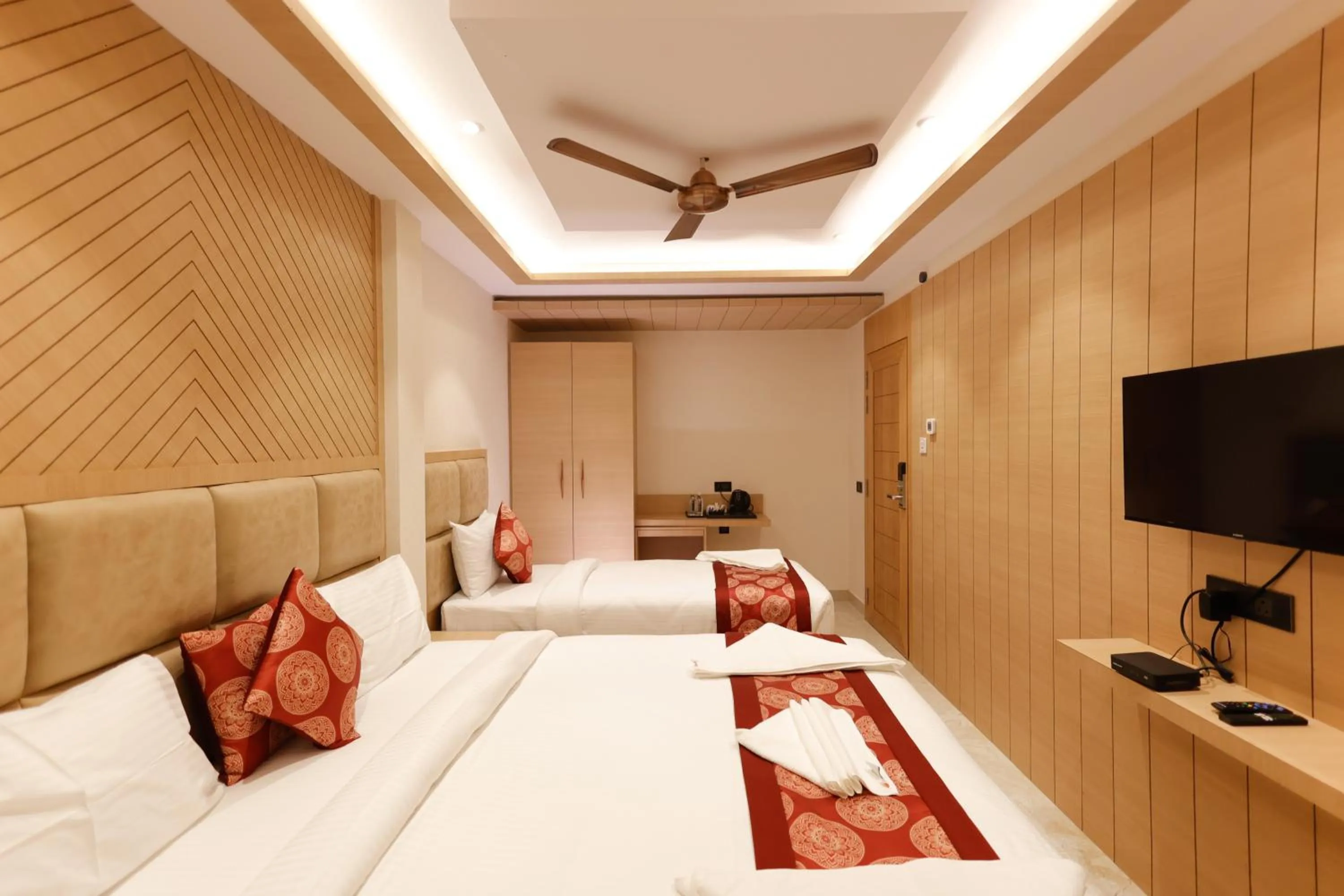 Bed in Hotel Sarc Inn