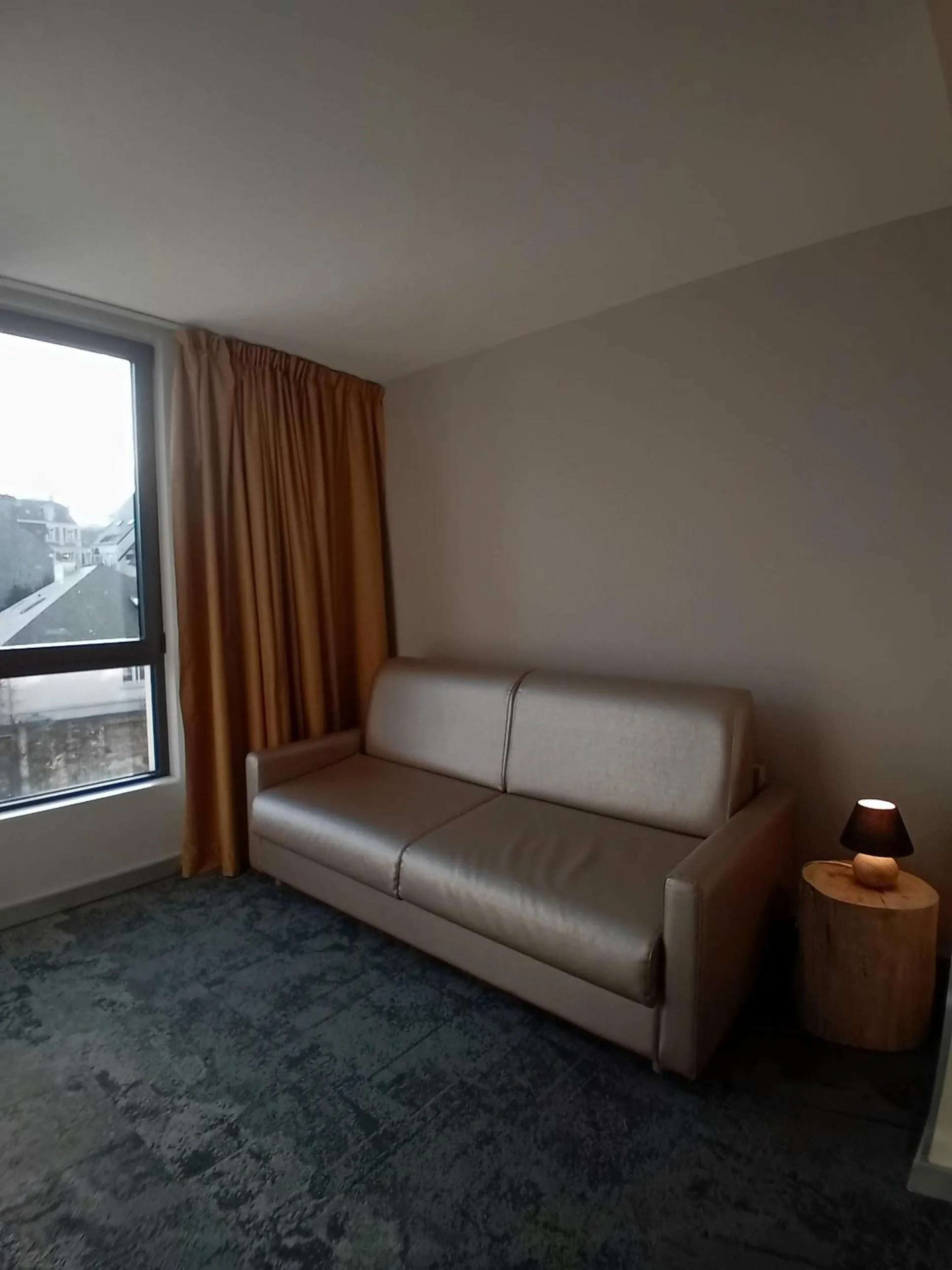 Property building in ibis Styles Saint Malo Port