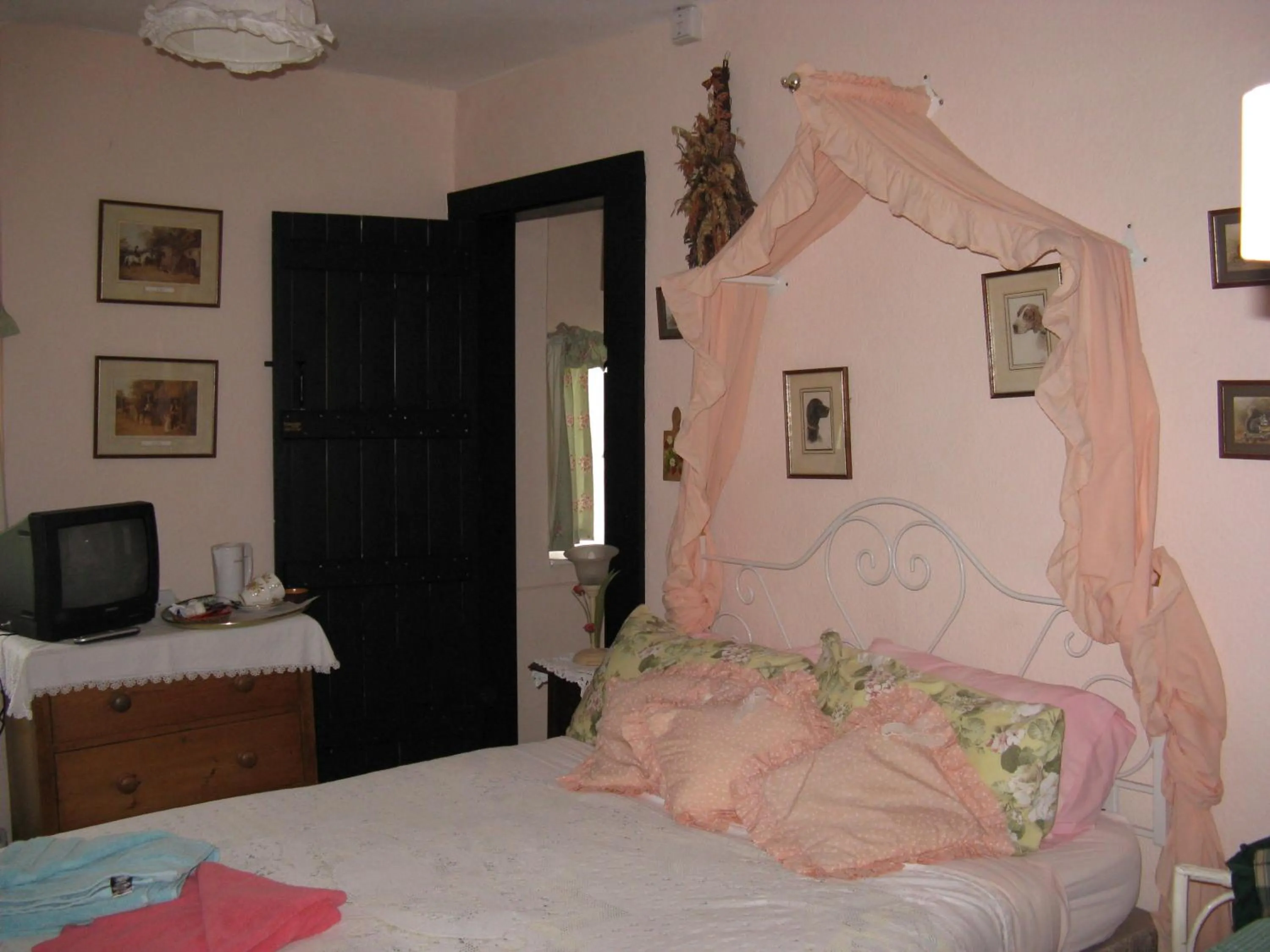 Bed in East Farm House B&B