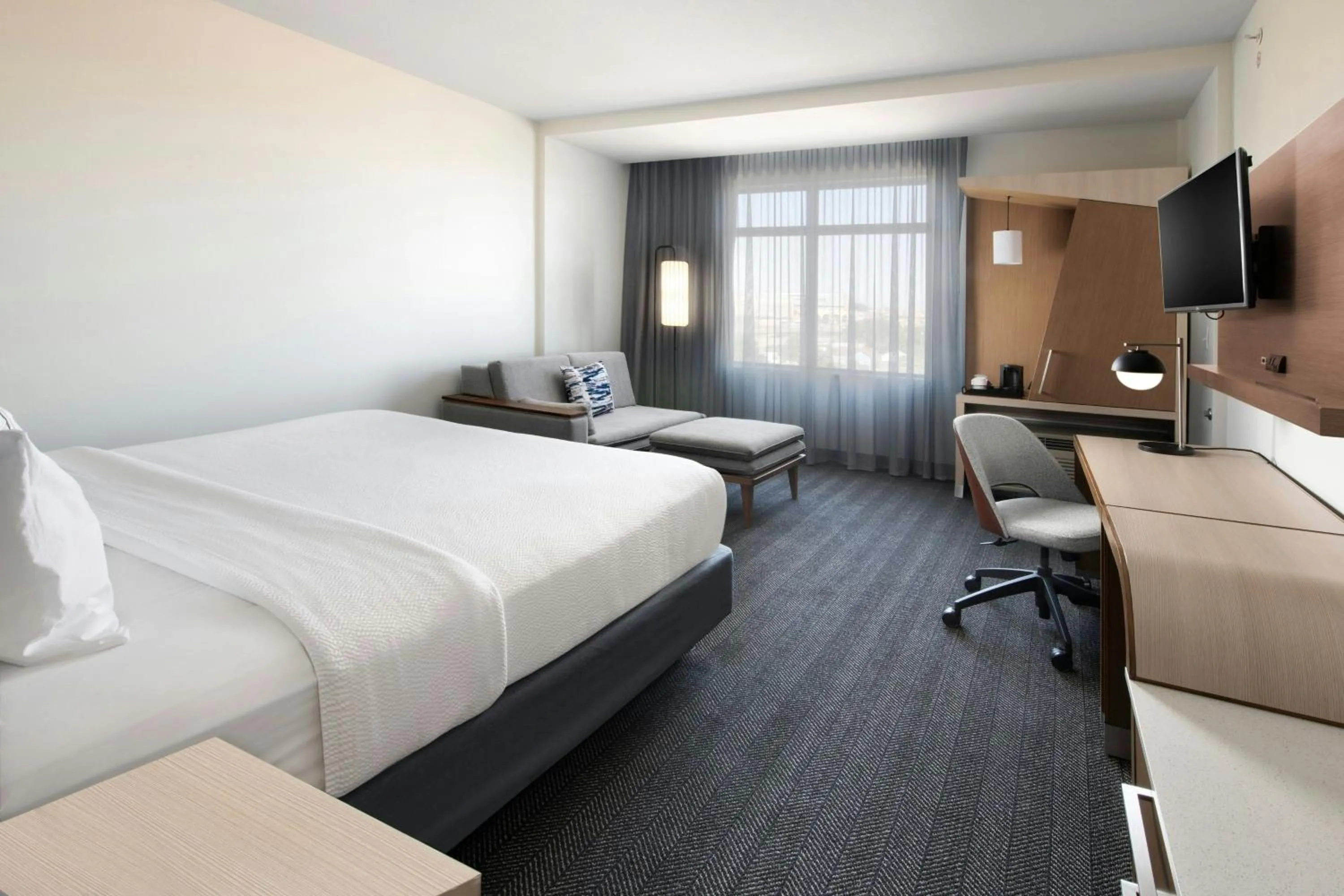 Photo of the whole room, Bed in Courtyard by Marriott Lubbock Downtown/University Area