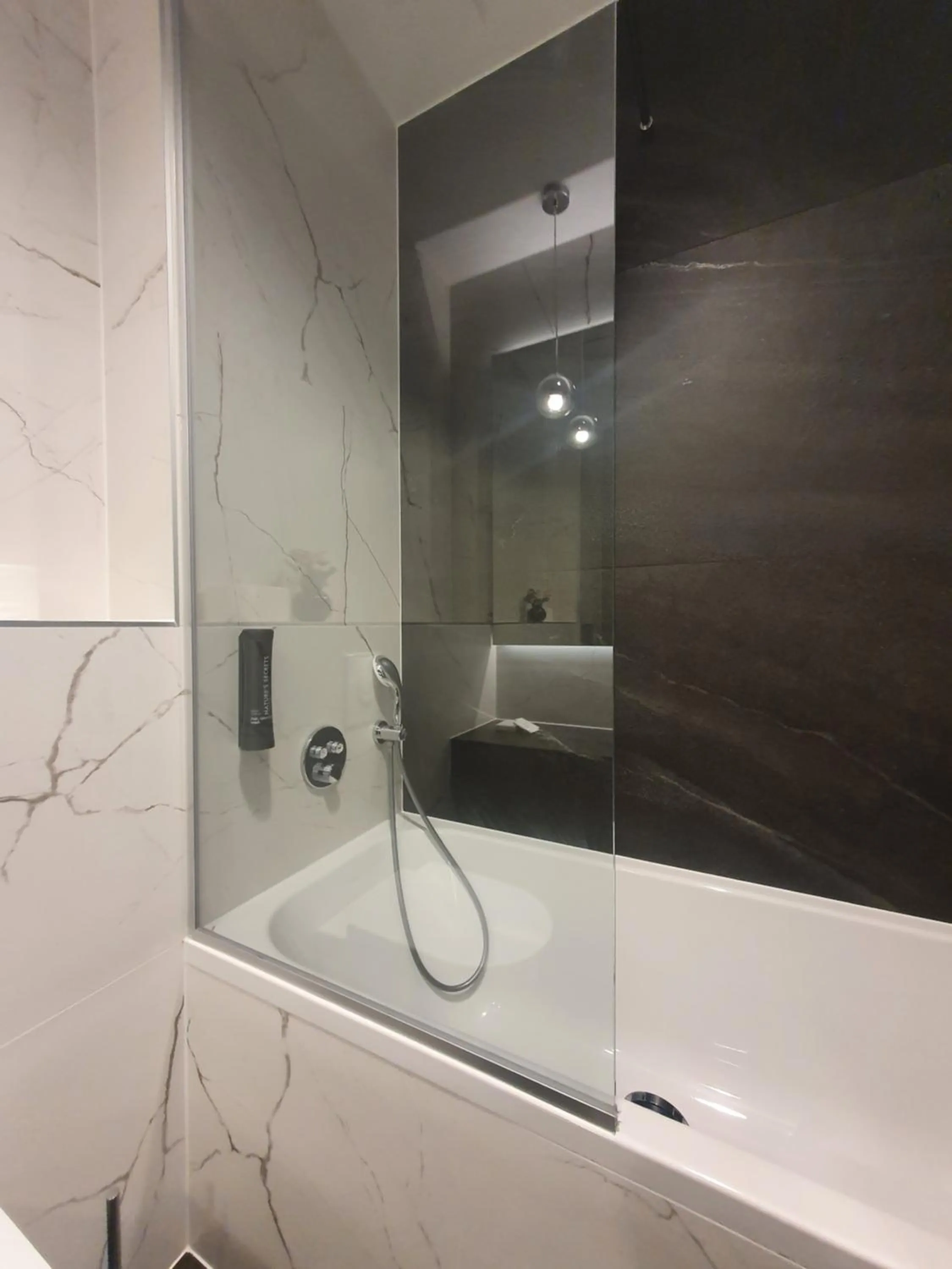 Bathroom in Avenue21