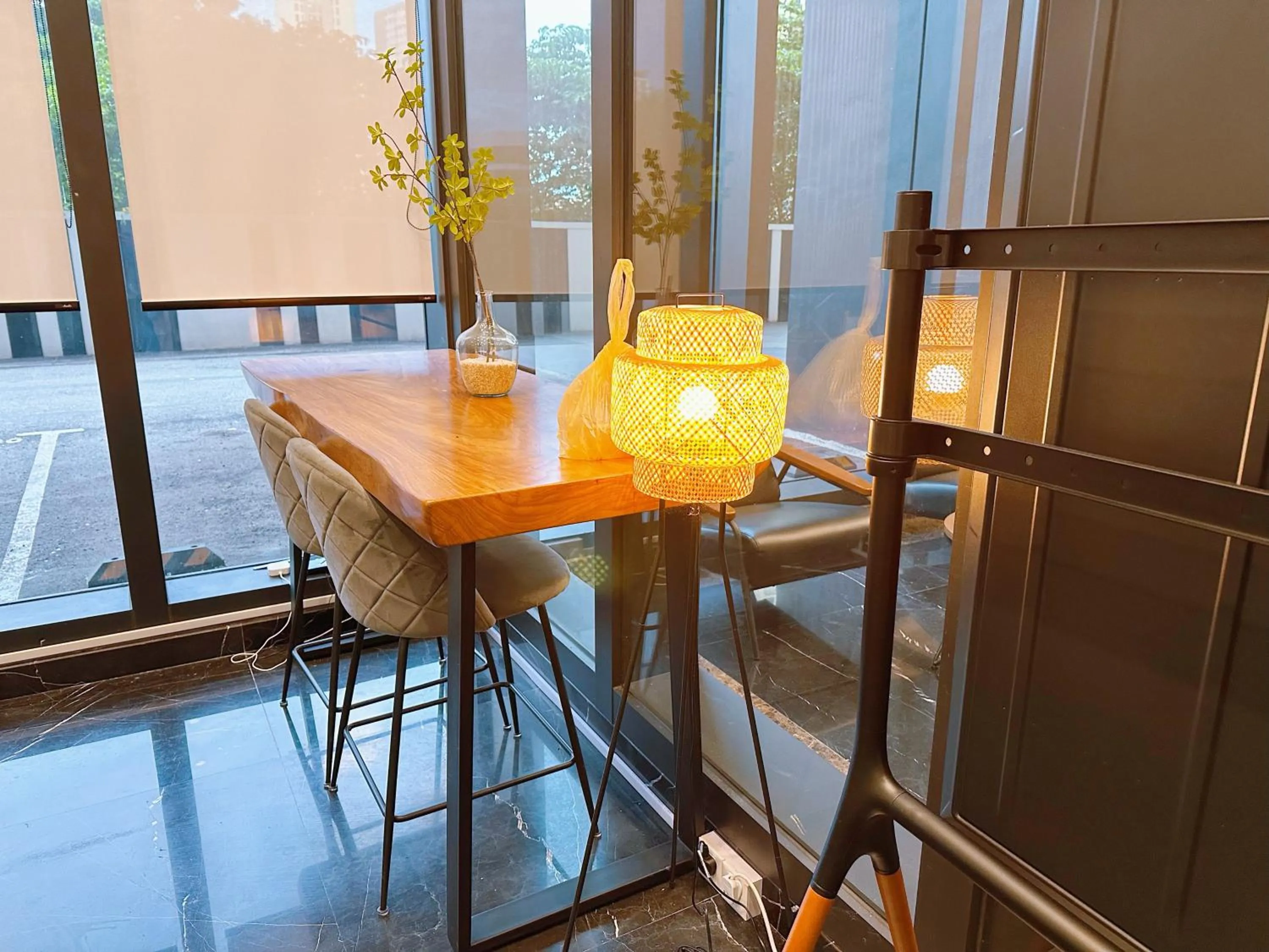 Seating area in Urban Suites, Signature Collection by Stellar ALV