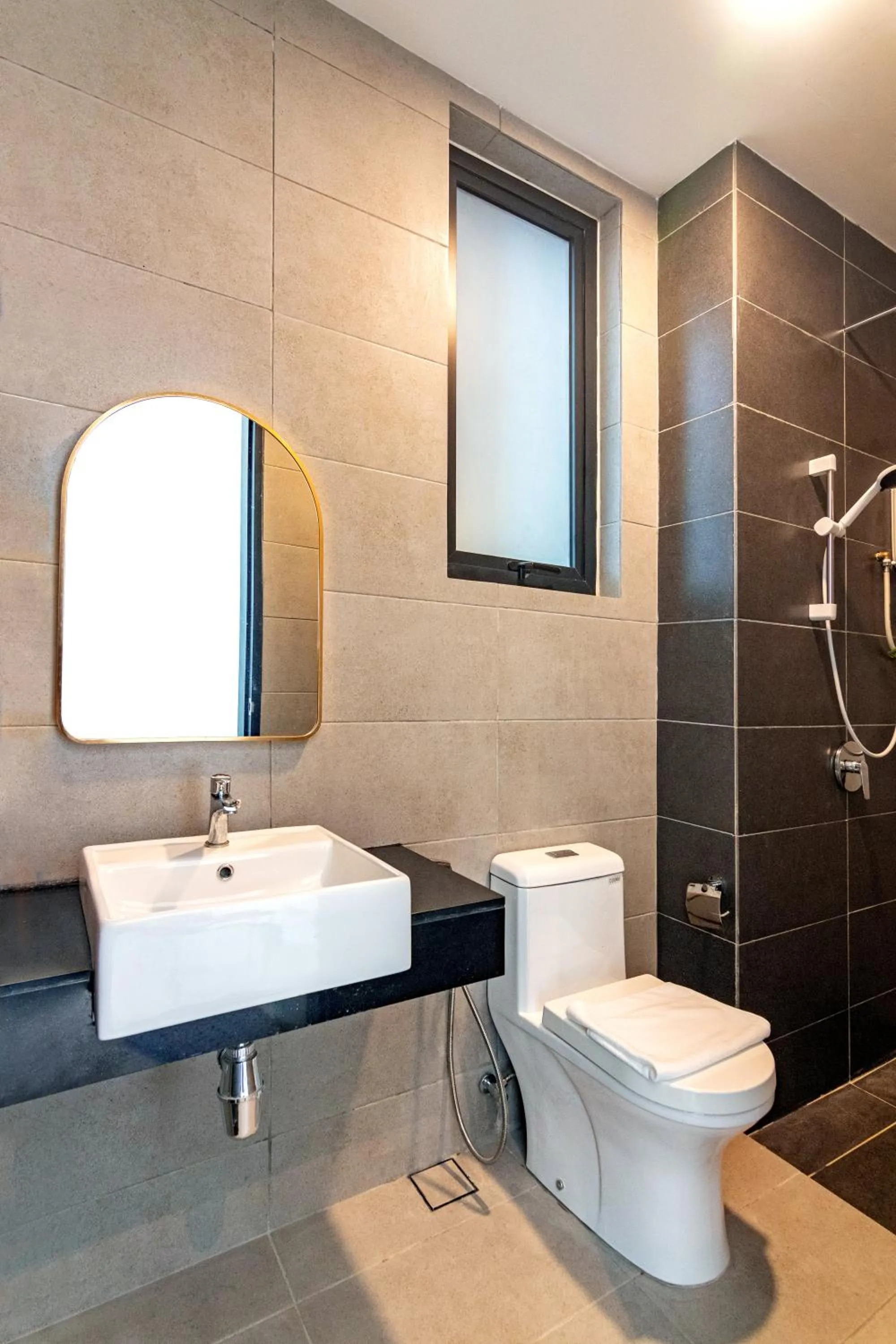 Toilet in Urban Suites, Signature Collection by Stellar ALV