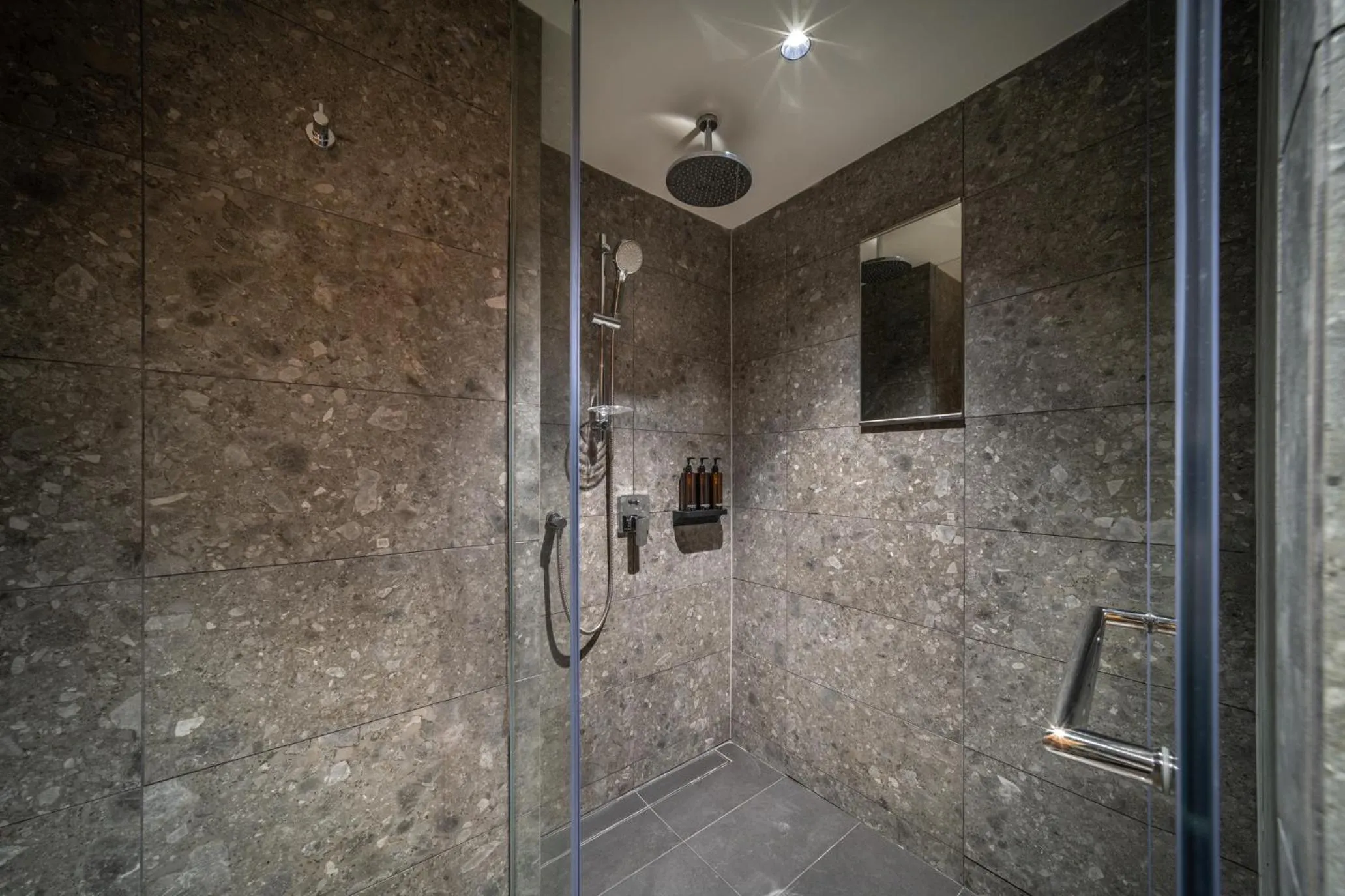 Shower in Sotetsu Grand Fresa Bangkok