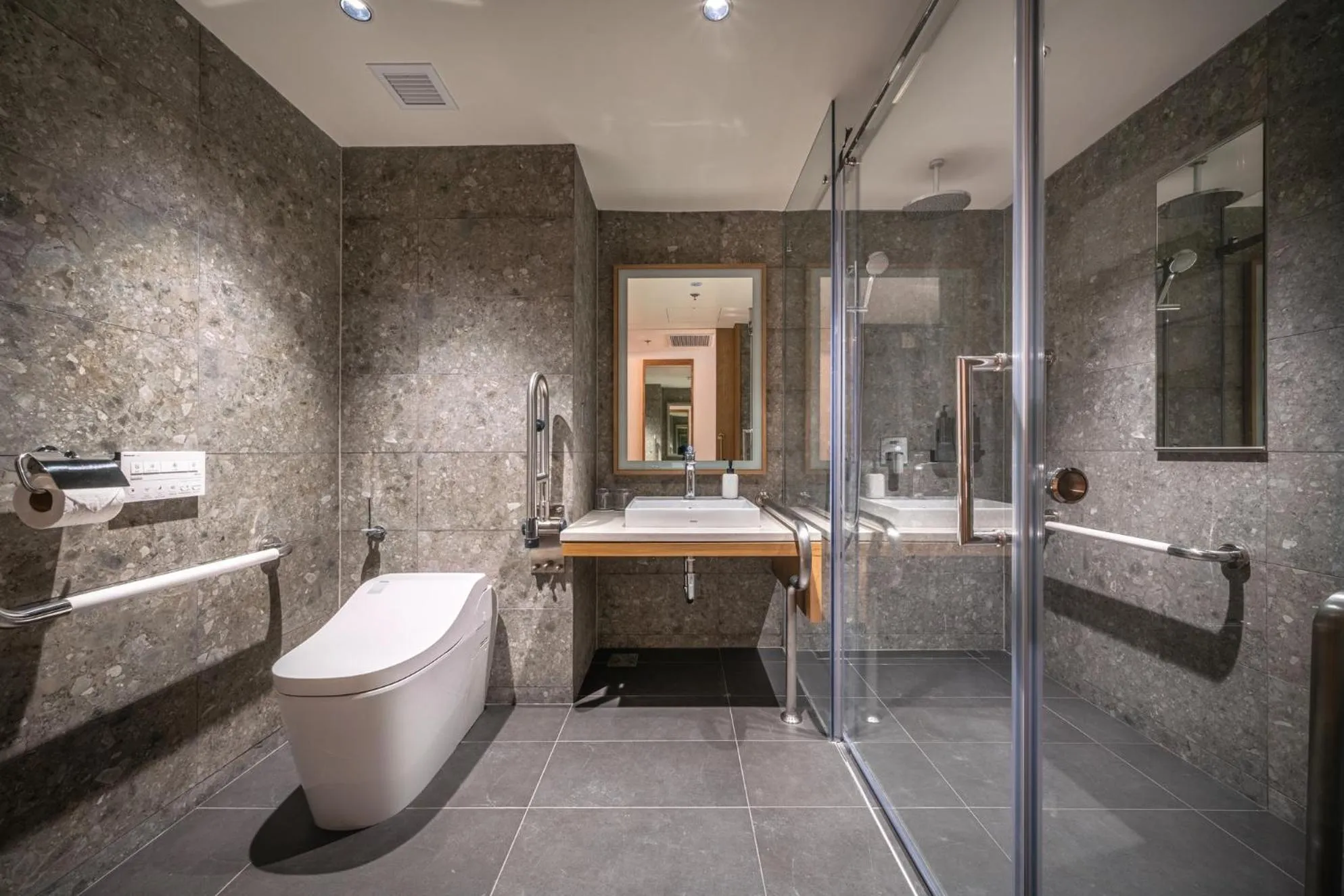 Bathroom in Sotetsu Grand Fresa Bangkok