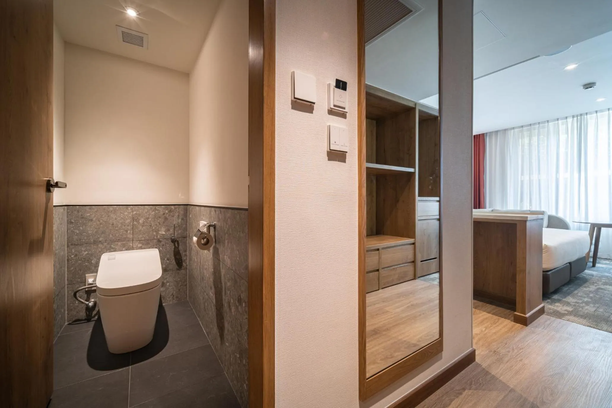 Bathroom, Bed in Sotetsu Grand Fresa Bangkok