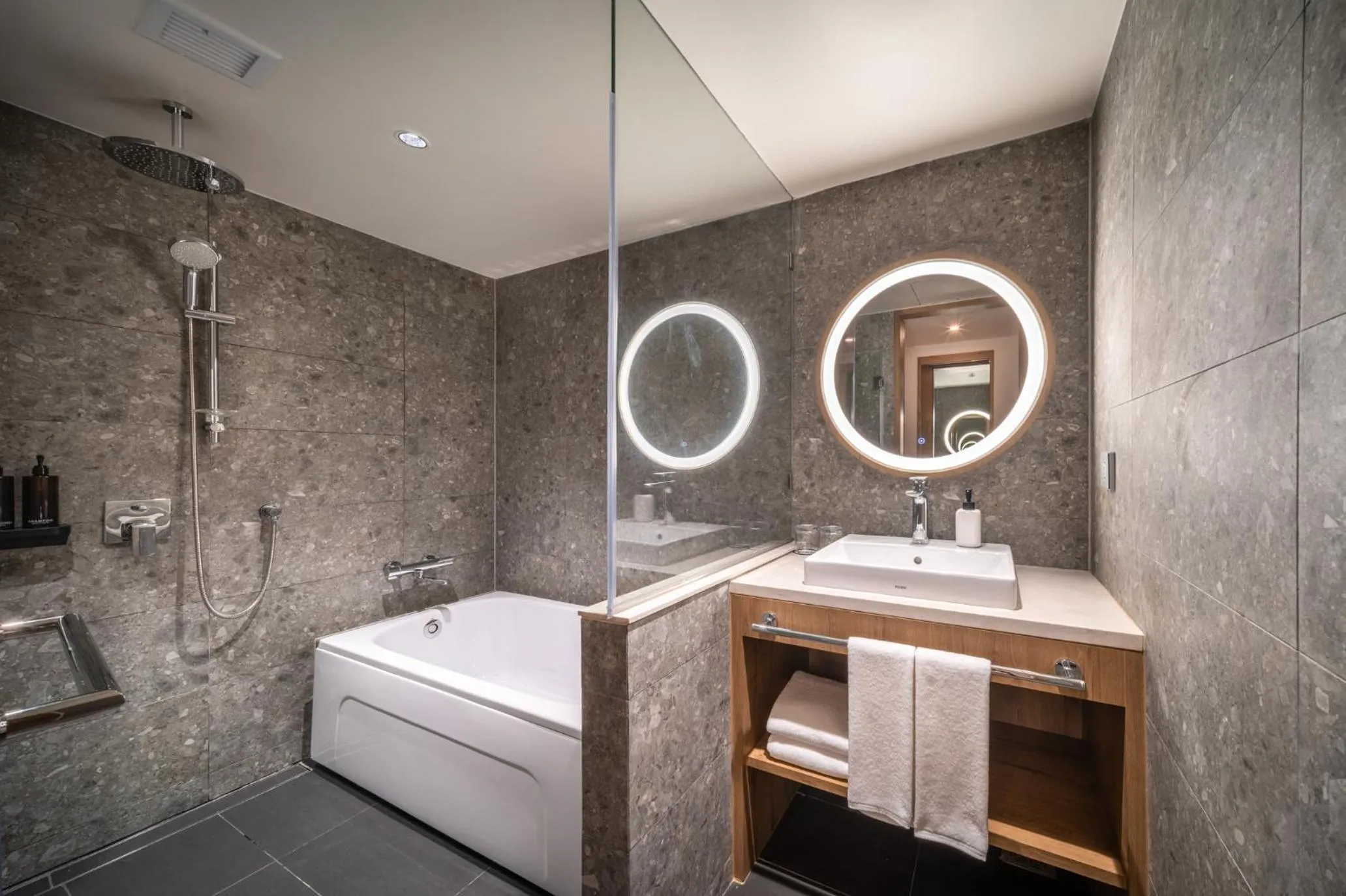 Bathroom in Sotetsu Grand Fresa Bangkok