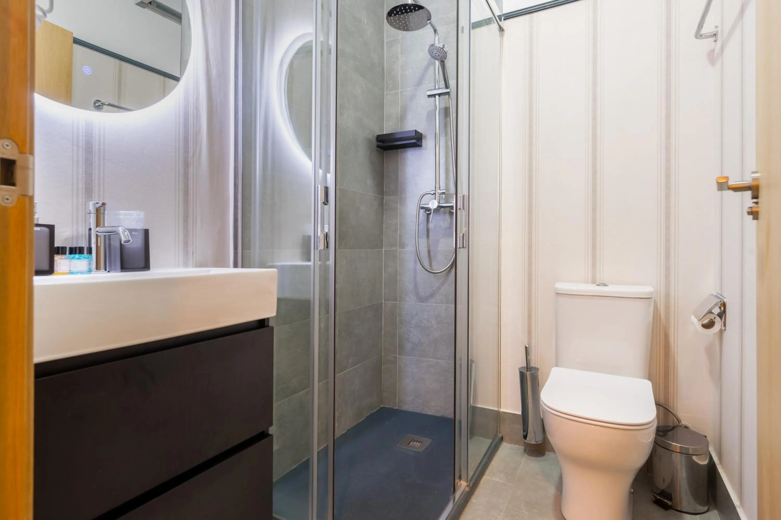 Shower in Posada de los Venerables