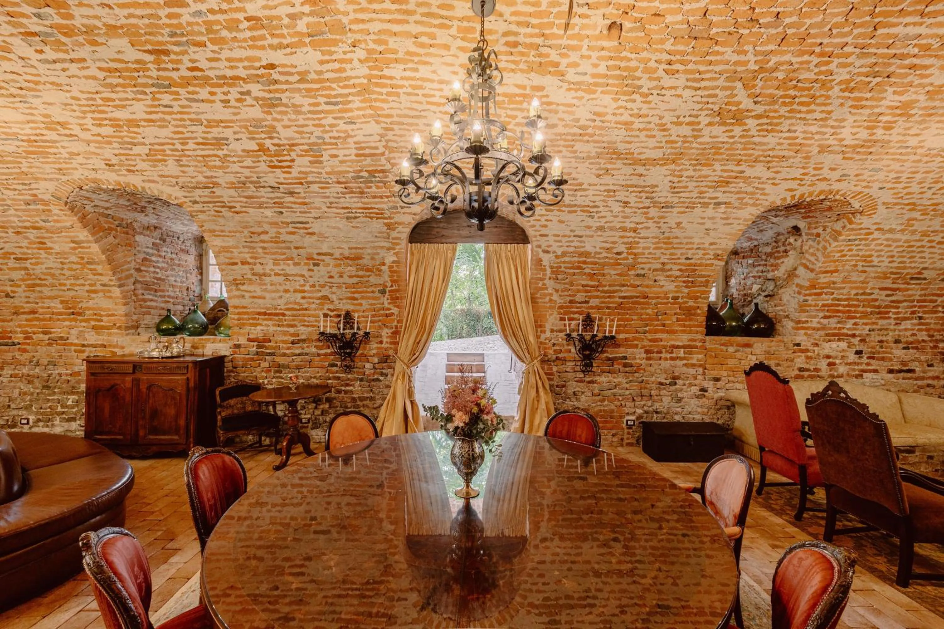 Restaurant/places to eat in Castello di Casalborgone, Luxury Italian Castle Hotel