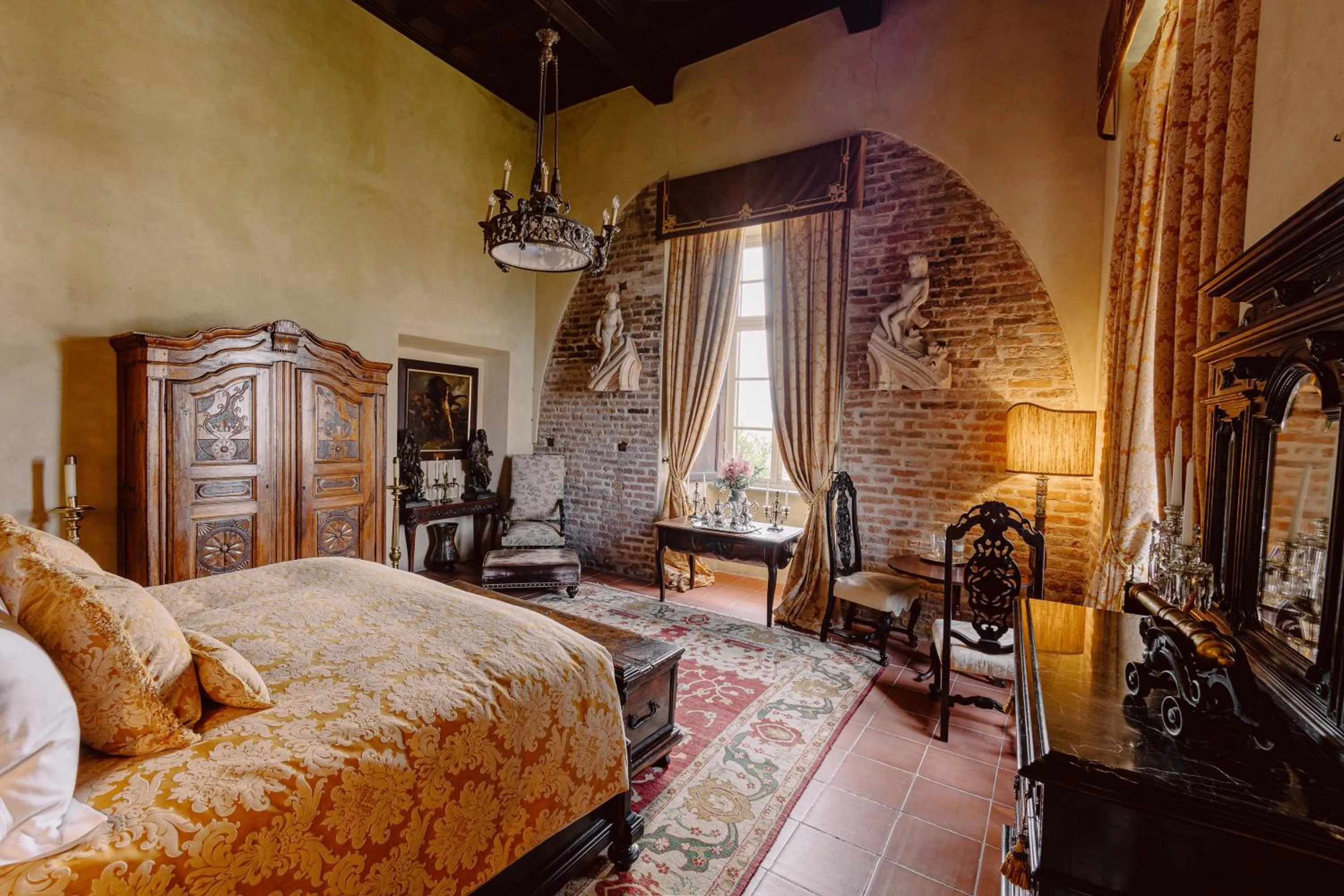 Bedroom, Bed in Castello di Casalborgone, Luxury Italian Castle Hotel