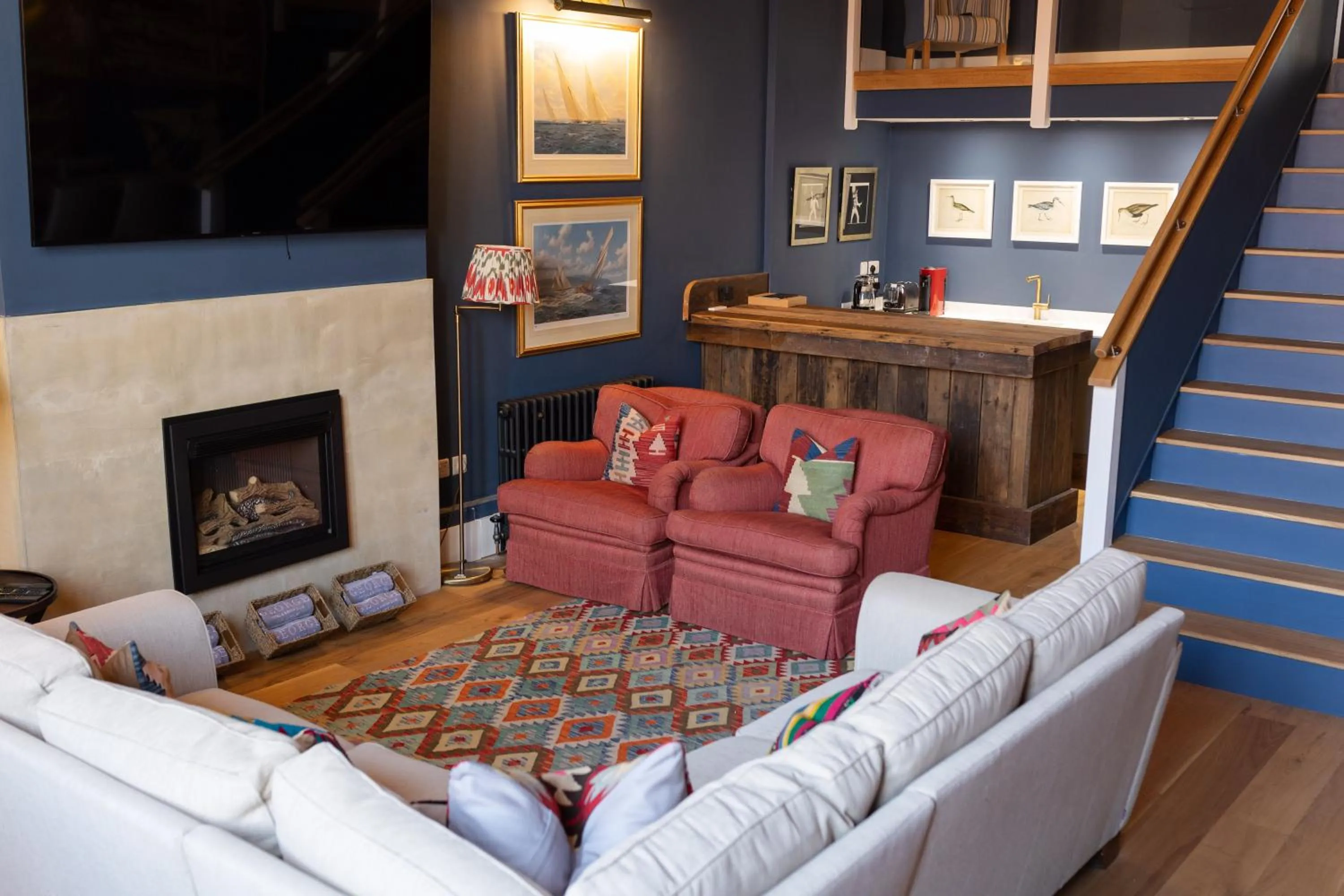 Living room in The George Hotel and Beach Club