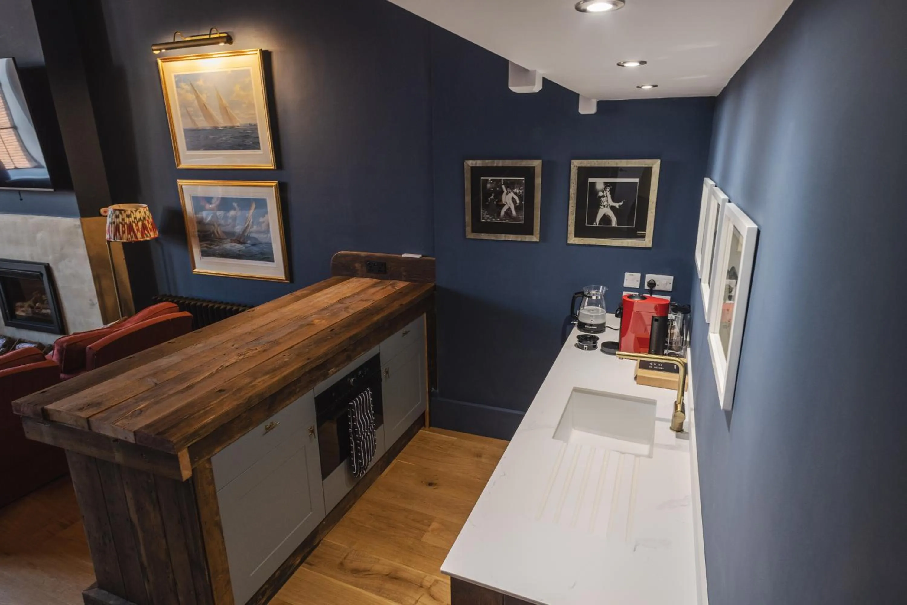 Coffee/tea facilities in The George Hotel and Beach Club