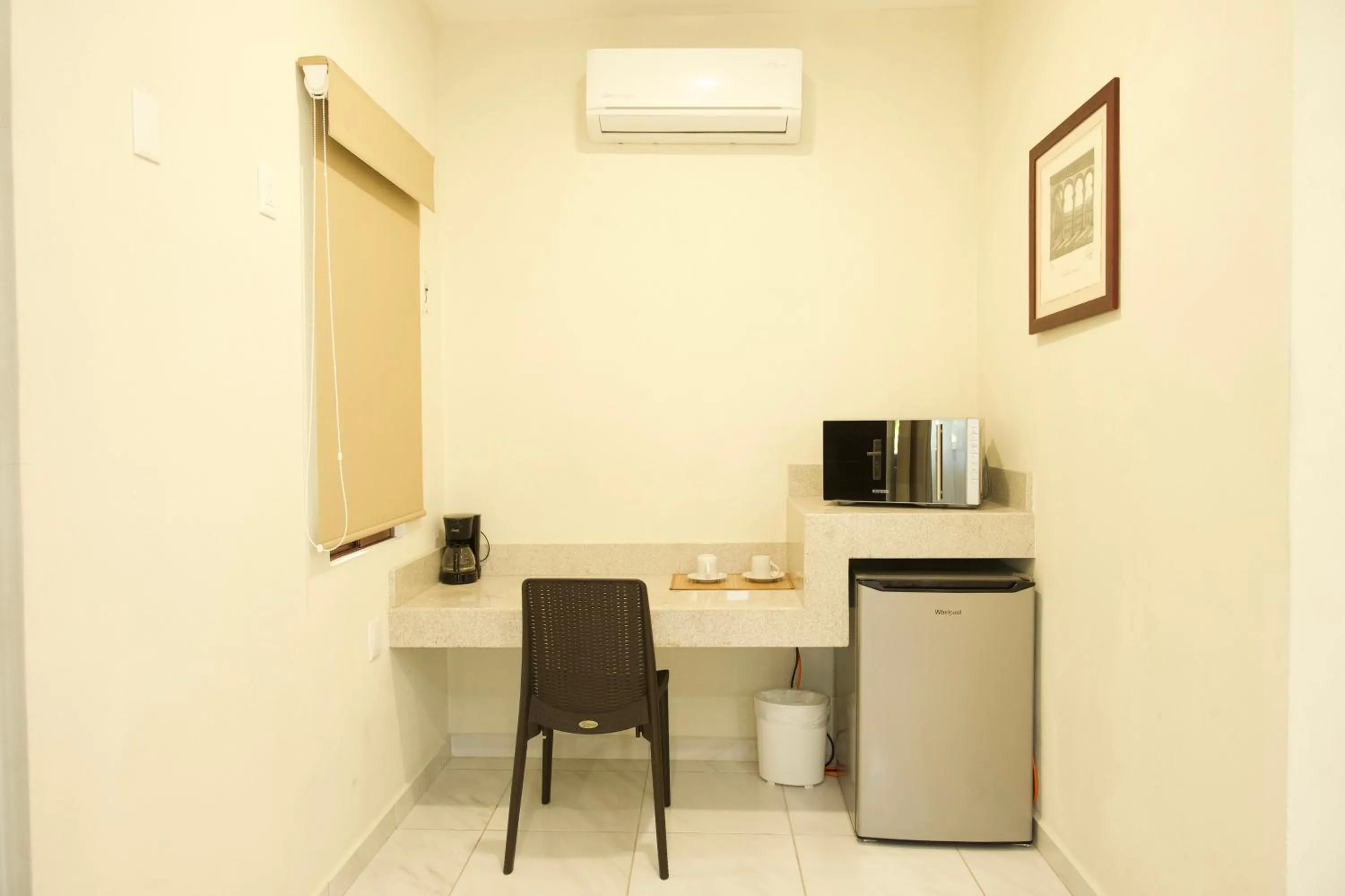 minibar in Hotel y Suites Los Encantos