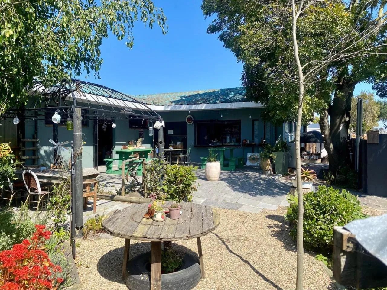 Patio in Suzies Huis Restaurant Bed and Breakfast