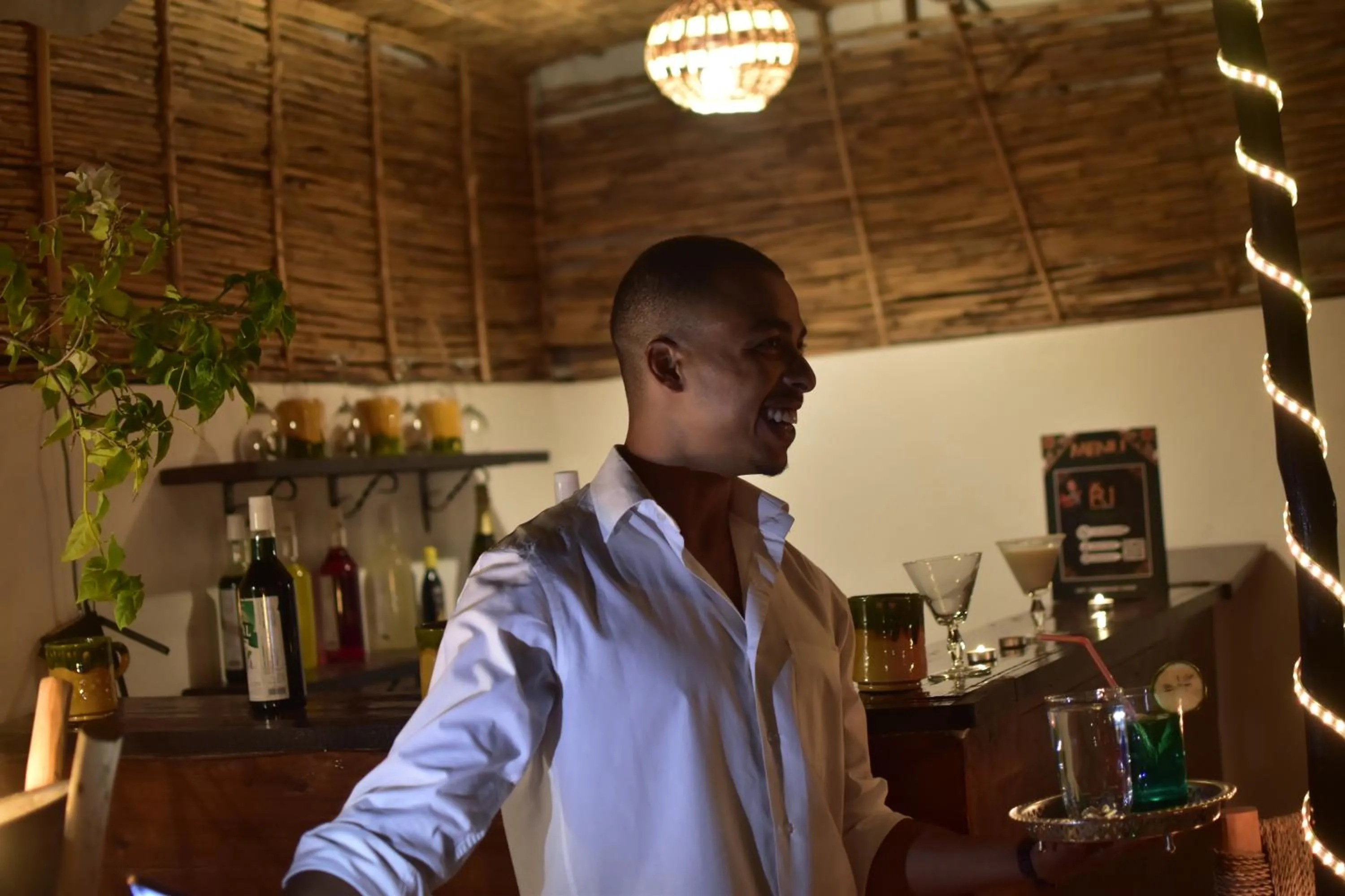 Restaurant/places to eat in Riad Iklil