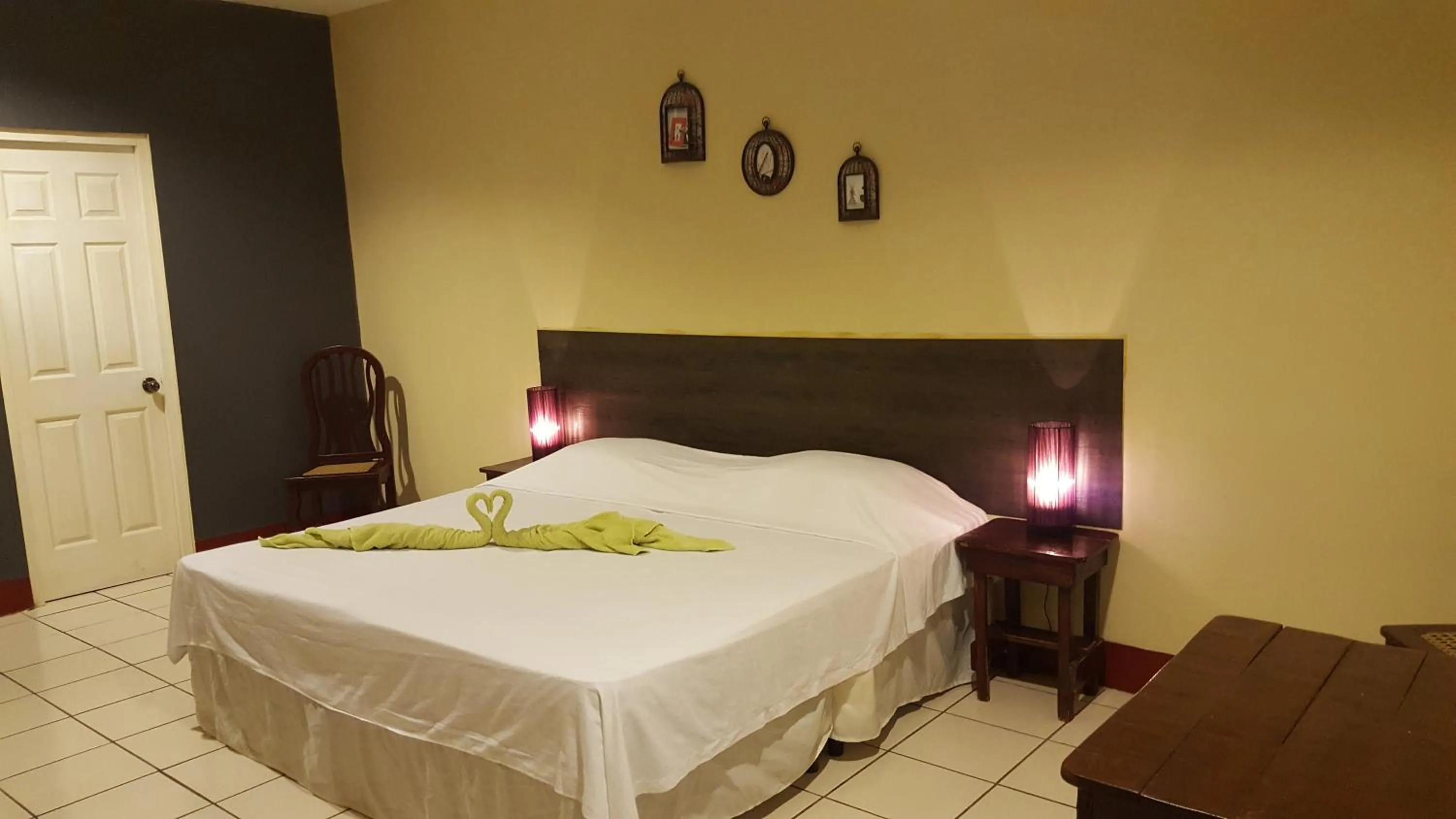 Photo of the whole room in Hotel La Arboleda