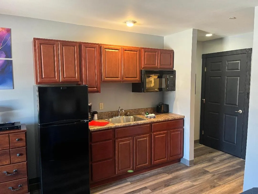 Kitchen or kitchenette in Gamble Farm Inn and Suites