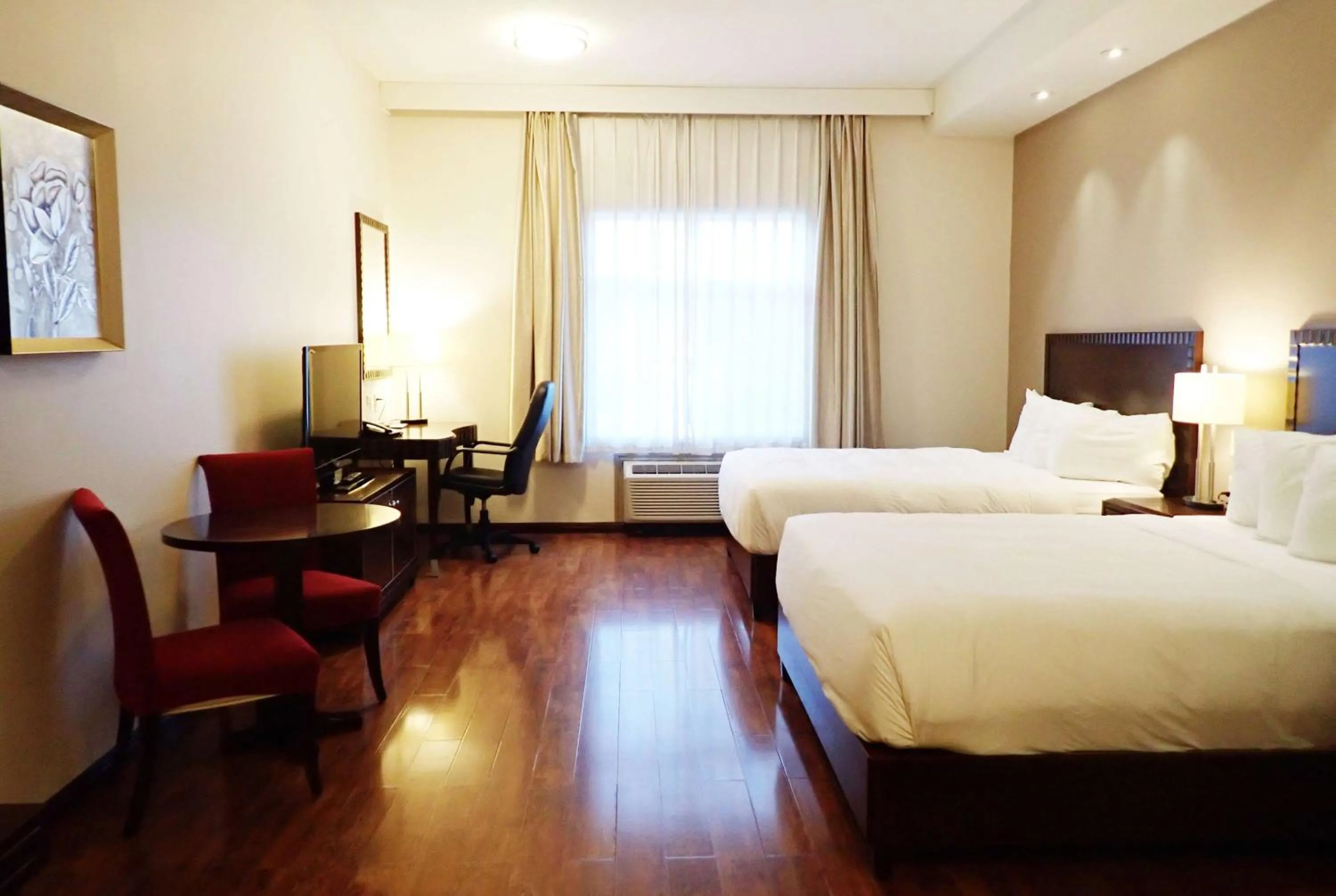 Photo of the whole room, Bed in Days Inn & Suites by Wyndham Fort Saskatchewan